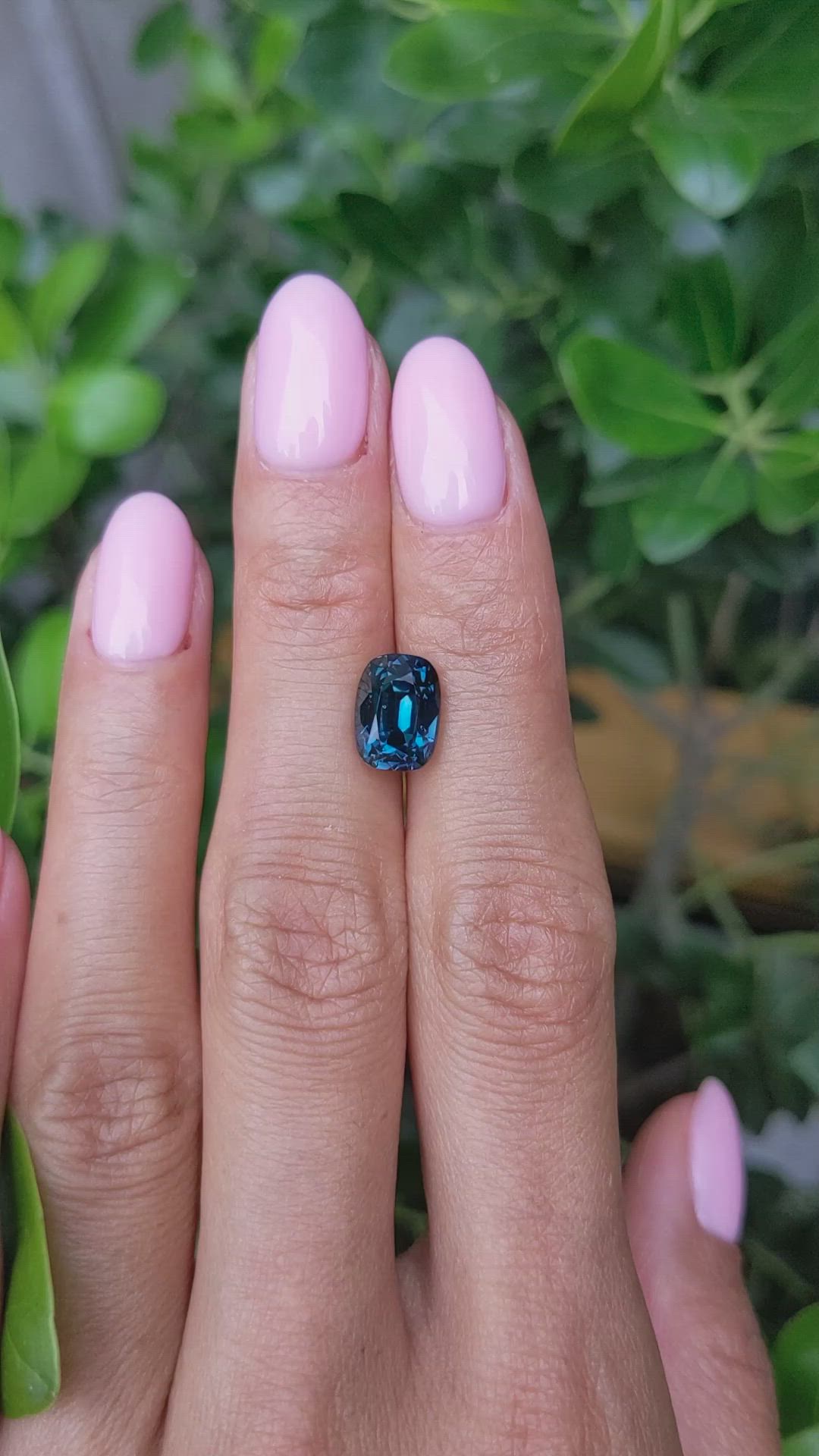 4.05 Ct. Greenish Blue Sapphire from Ceylon (Sri Lanka) Size Video