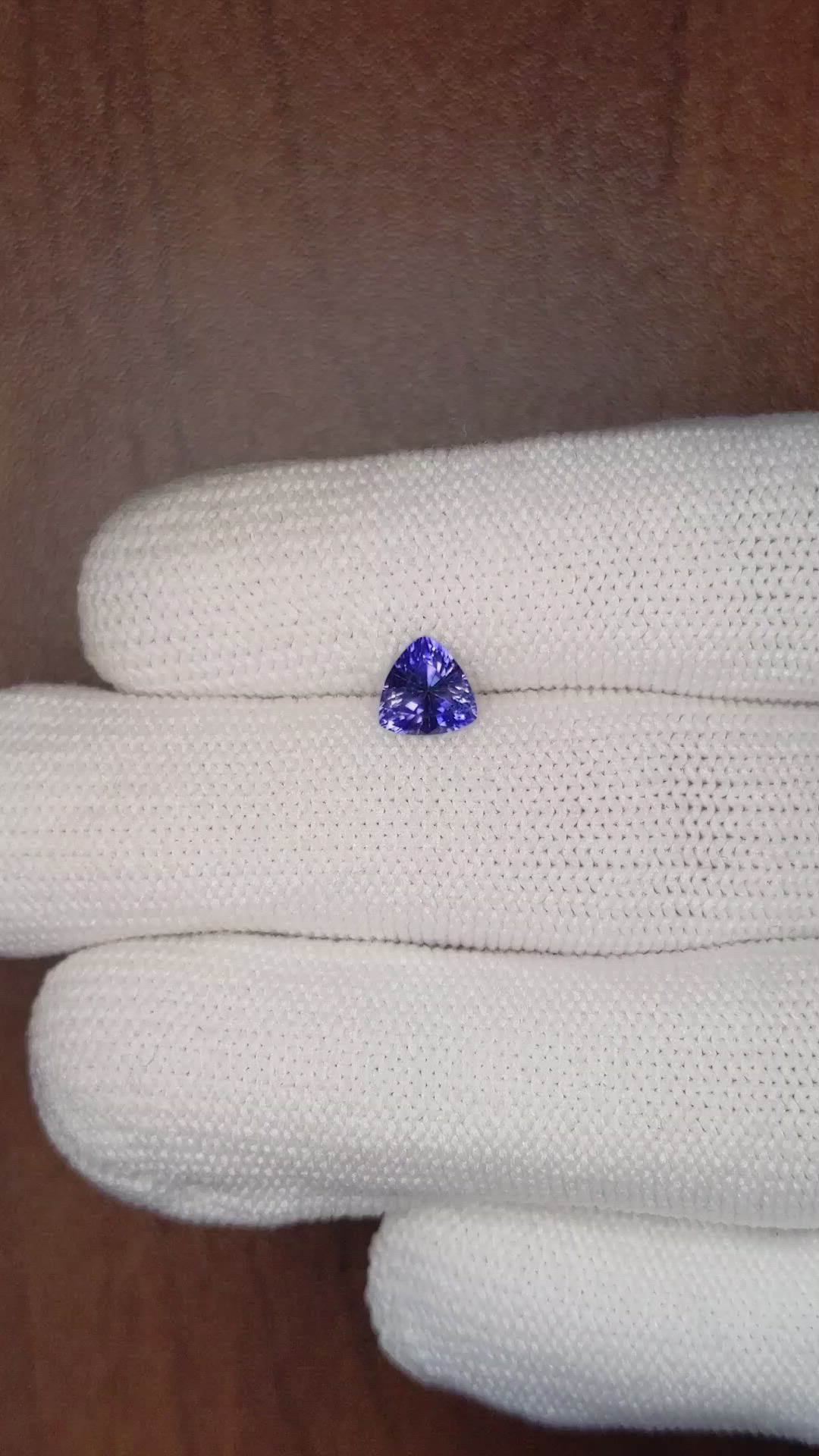 0.85 Ct. Blue Sapphire from Ceylon (Sri Lanka) Size Video