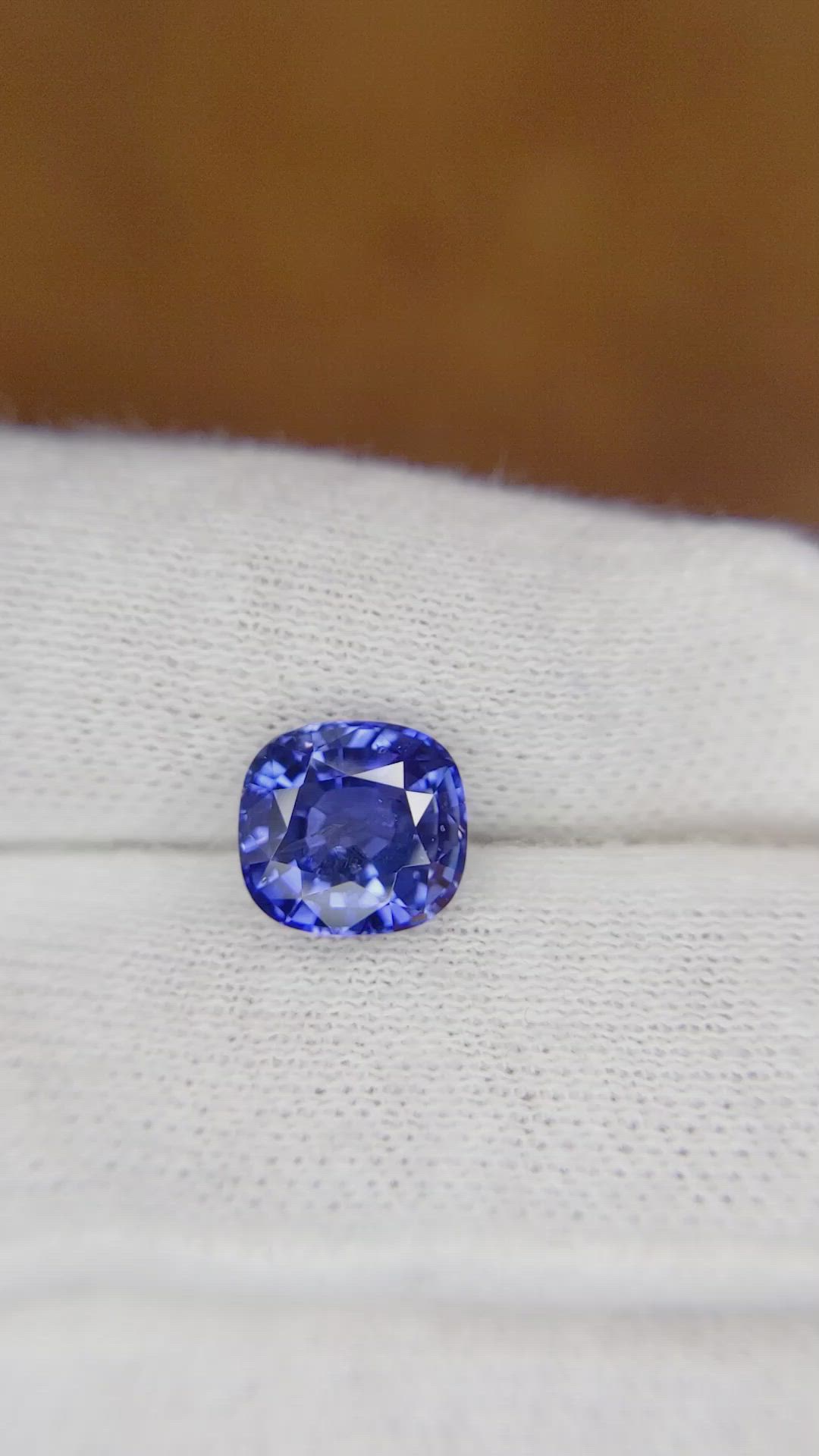 2.66 Ct. Blue Sapphire from Ceylon (Sri Lanka) Size Video