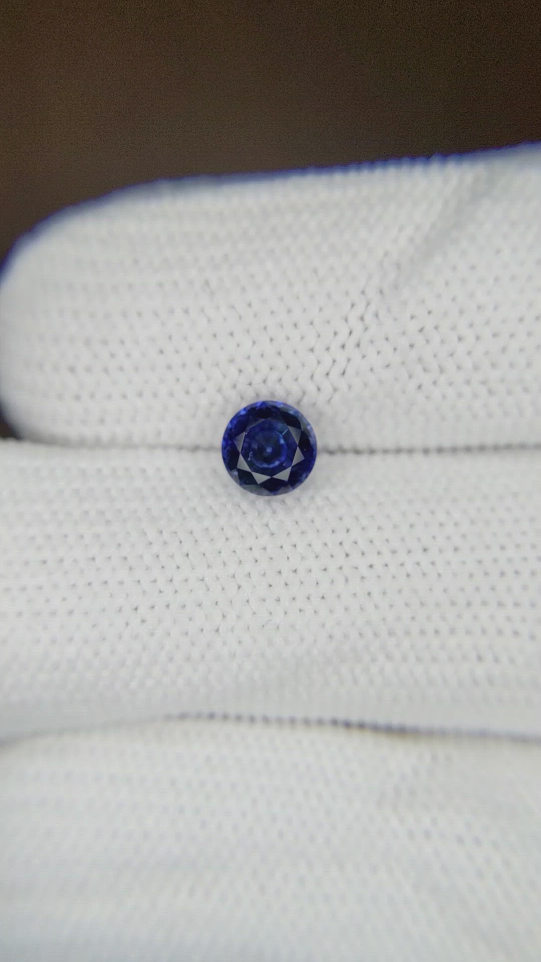 1.03 Ct. Blue Sapphire from Ceylon (Sri Lanka) Size Video