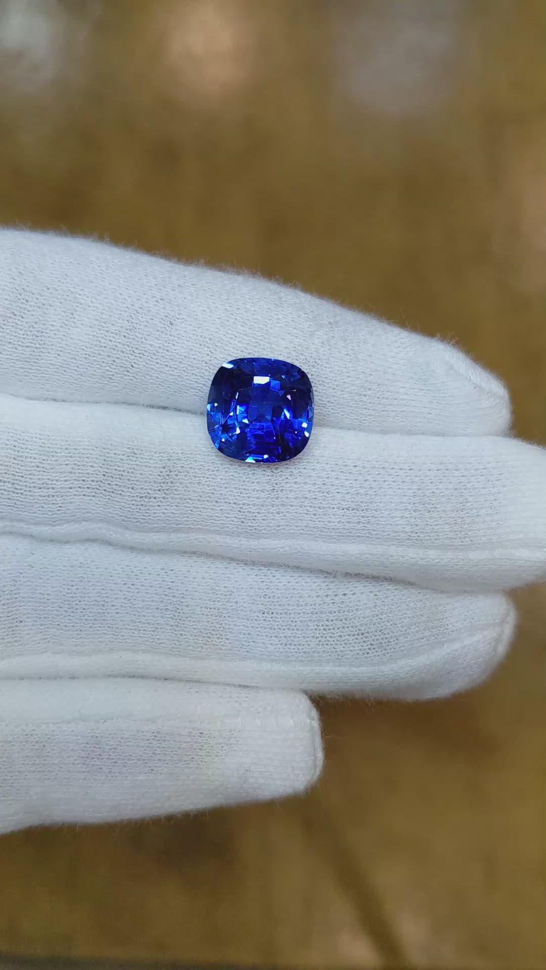 6.66 Ct. Blue Sapphire from Ceylon (Sri Lanka) Size Video