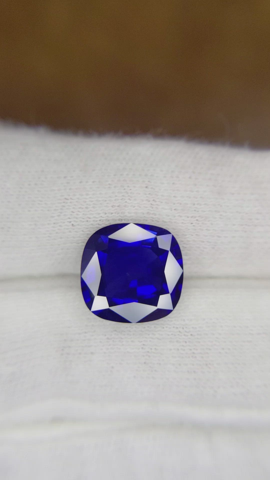 6.08 Ct. Blue Sapphire from Ceylon (Sri Lanka) Size Video