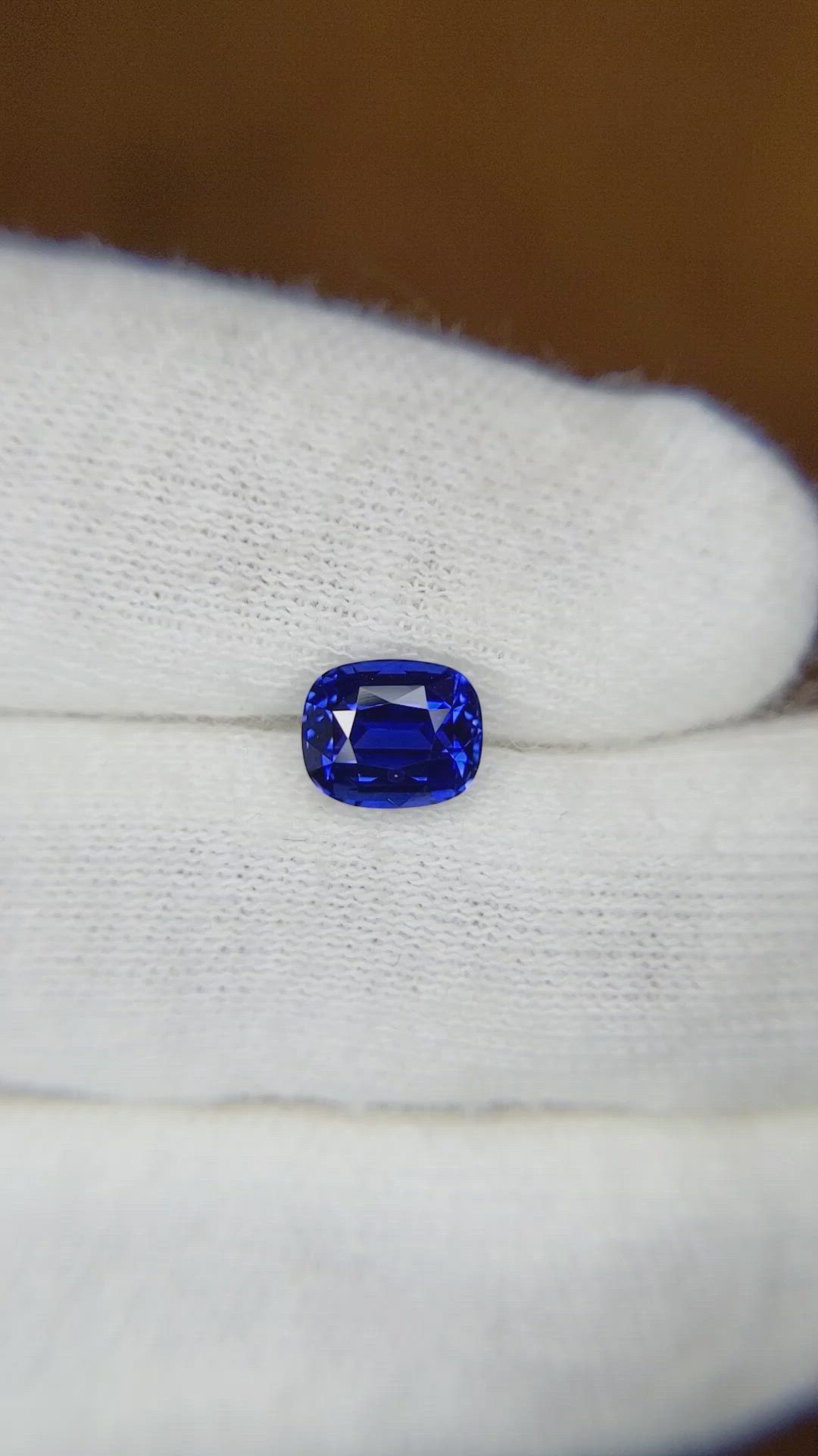1.34 Ct. Blue Sapphire from Ceylon (Sri Lanka) Size Video
