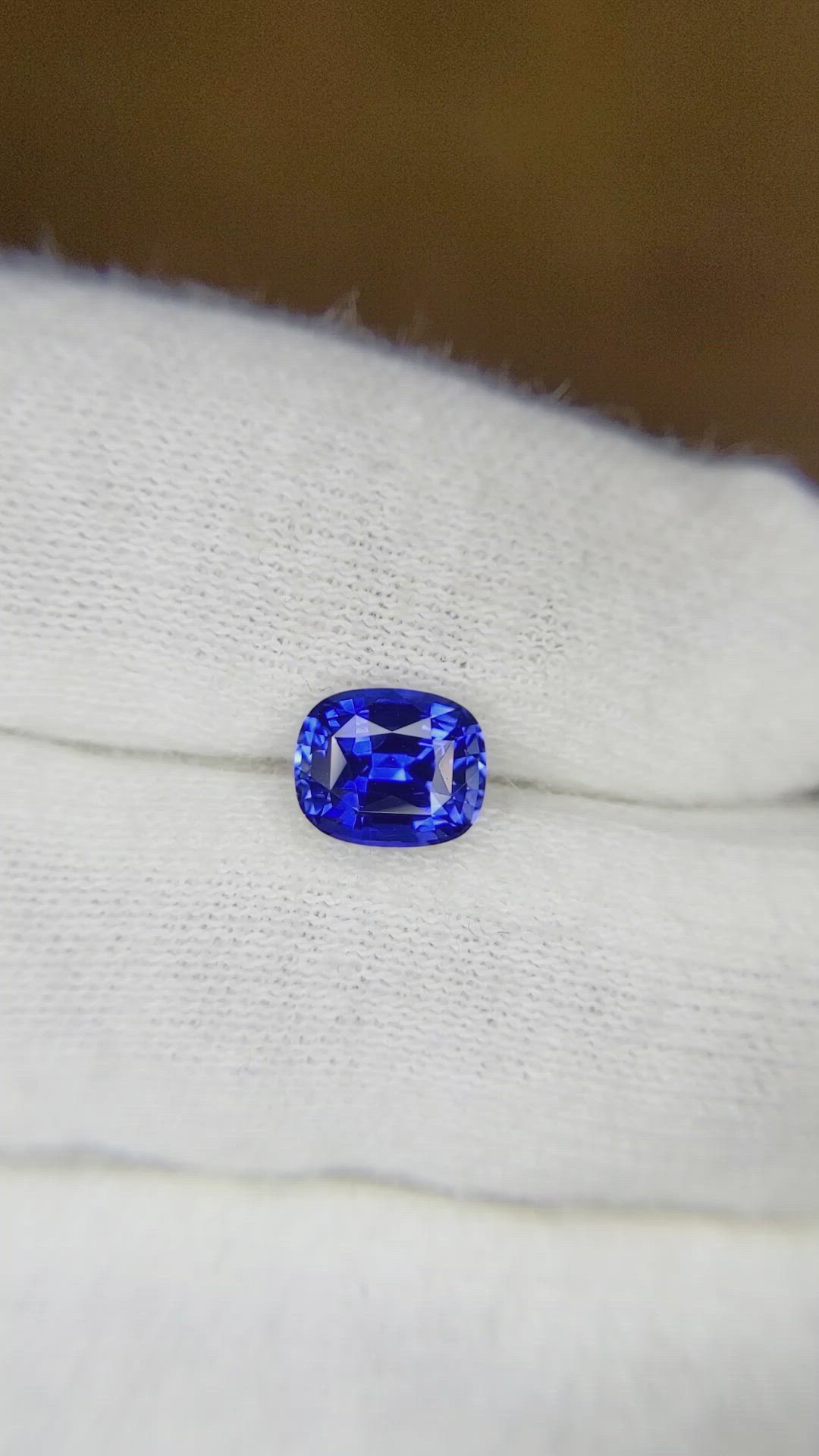 1.40 Ct. Blue Sapphire from Ceylon (Sri Lanka) Size Video