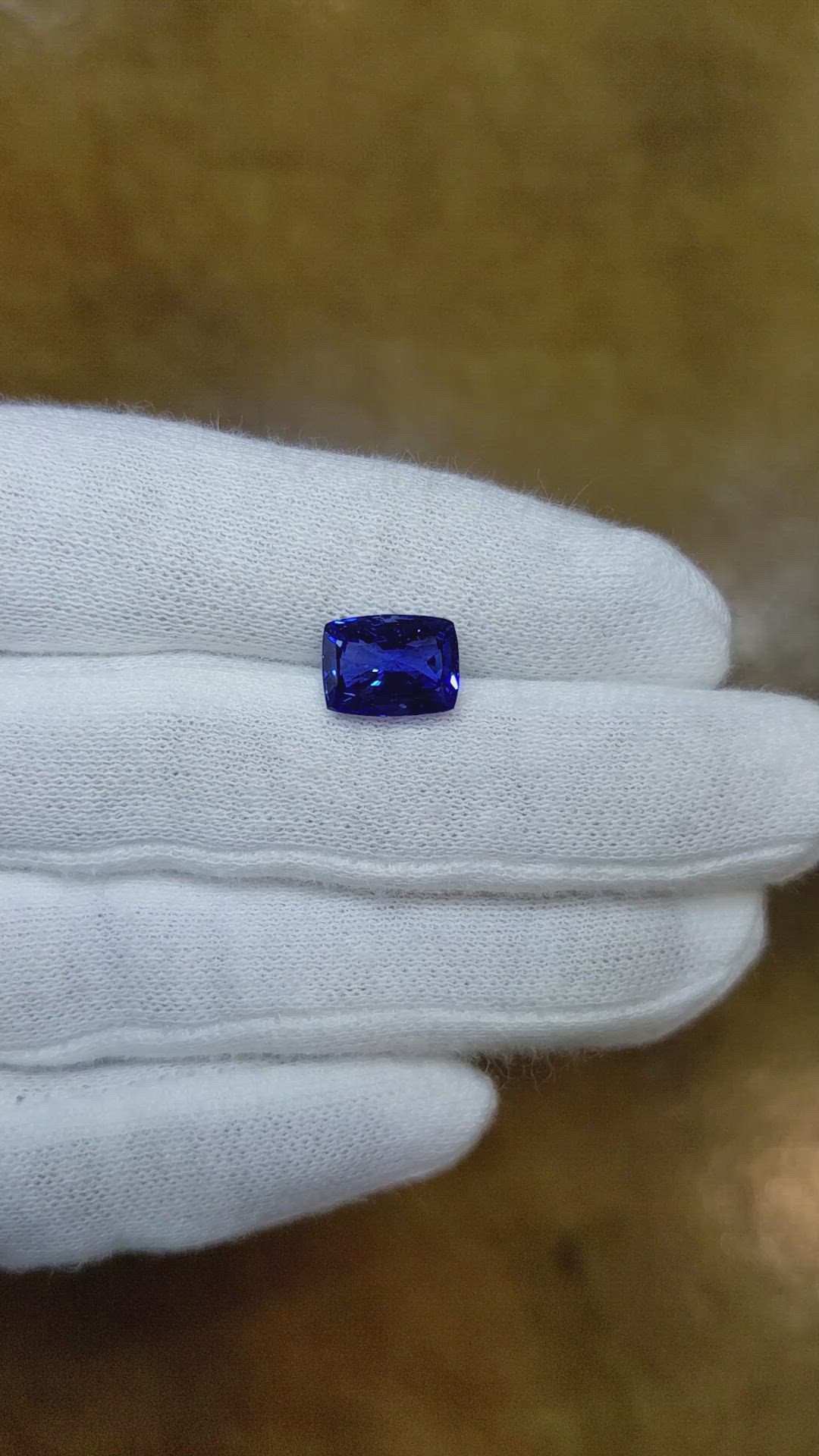 4.07 Ct. Blue Sapphire from Ceylon (Sri Lanka) Size Video
