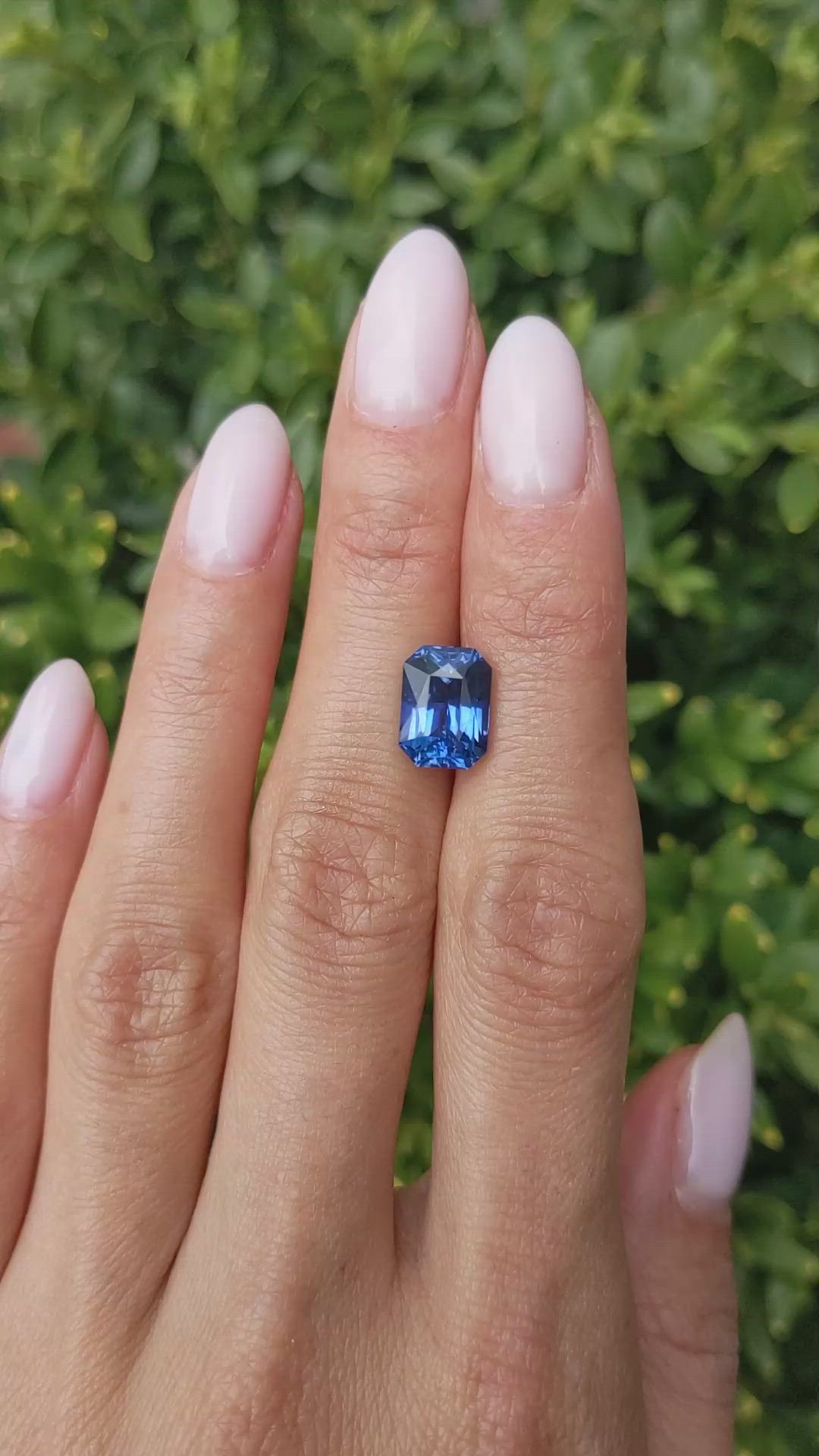 4.54 Ct. Blue Sapphire from Ceylon (Sri Lanka) Size Video