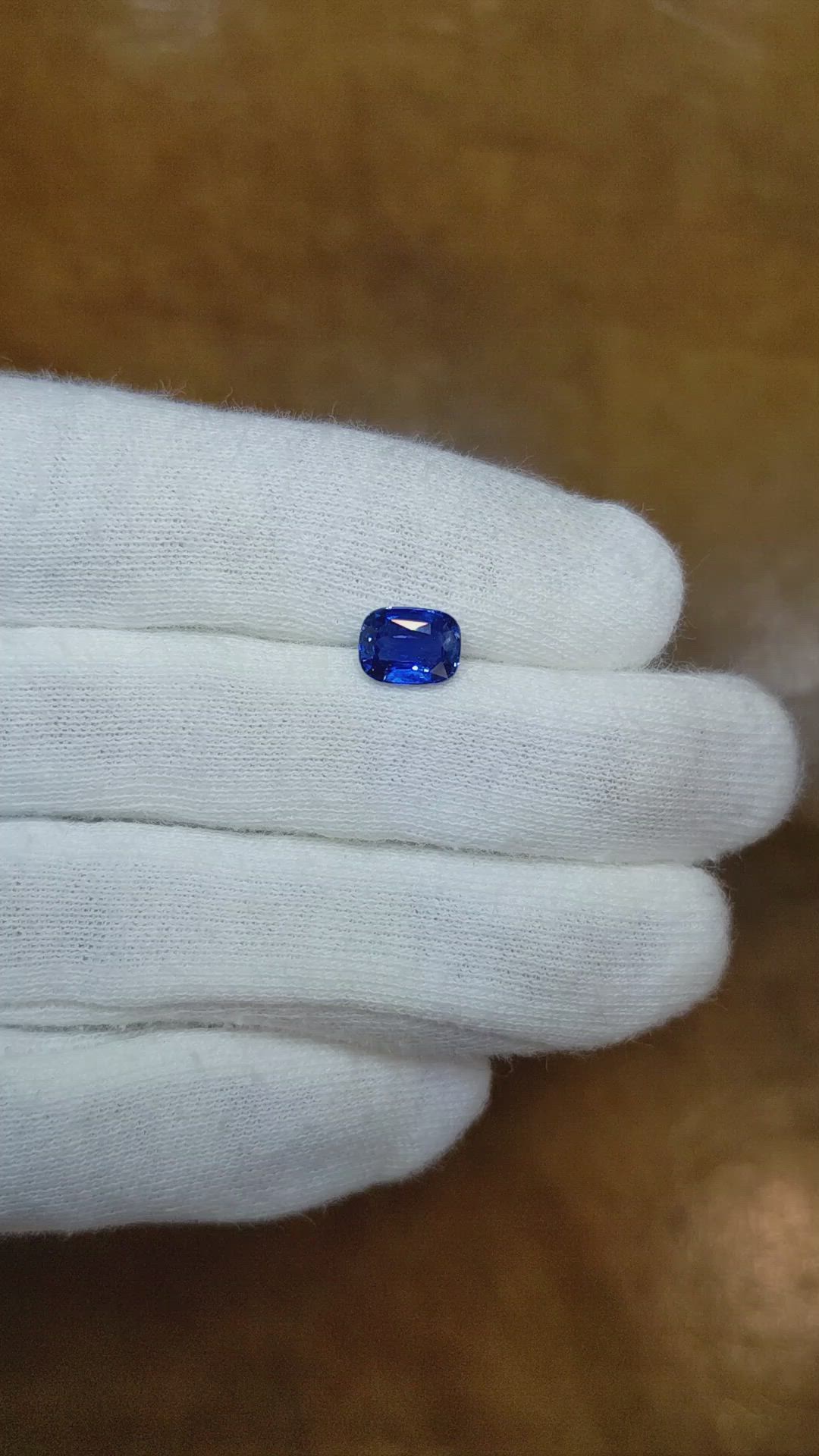 1.57 Ct. Blue Sapphire from Ceylon (Sri Lanka) Size Video