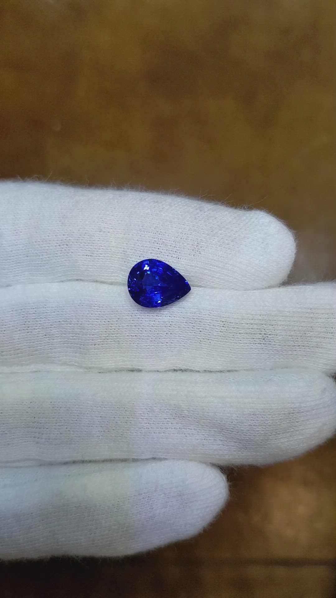 3.53 Ct. Blue Sapphire from Ceylon (Sri Lanka) Size Video