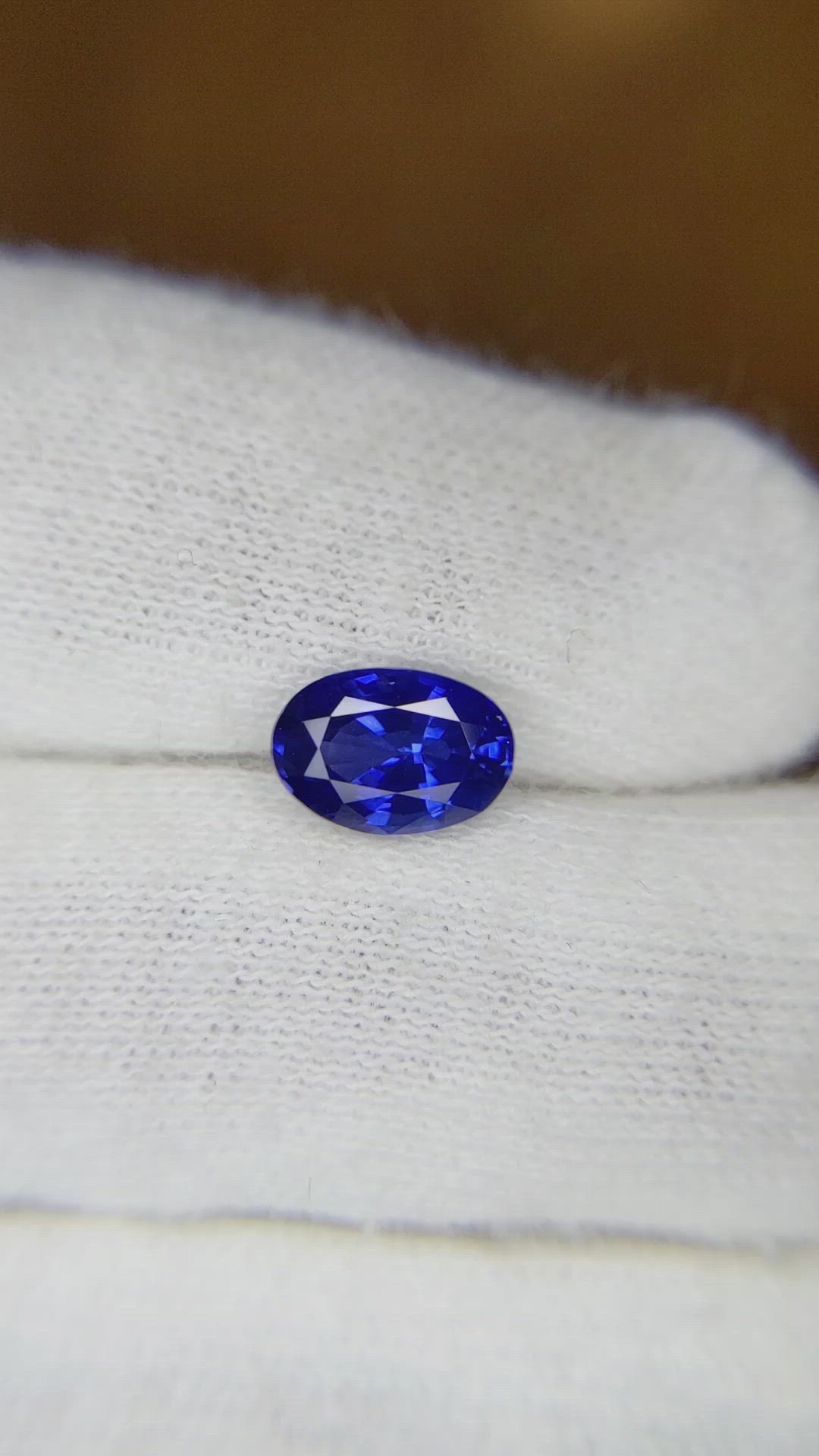 1.35 Ct. Blue Sapphire from Ceylon (Sri Lanka) Size Video