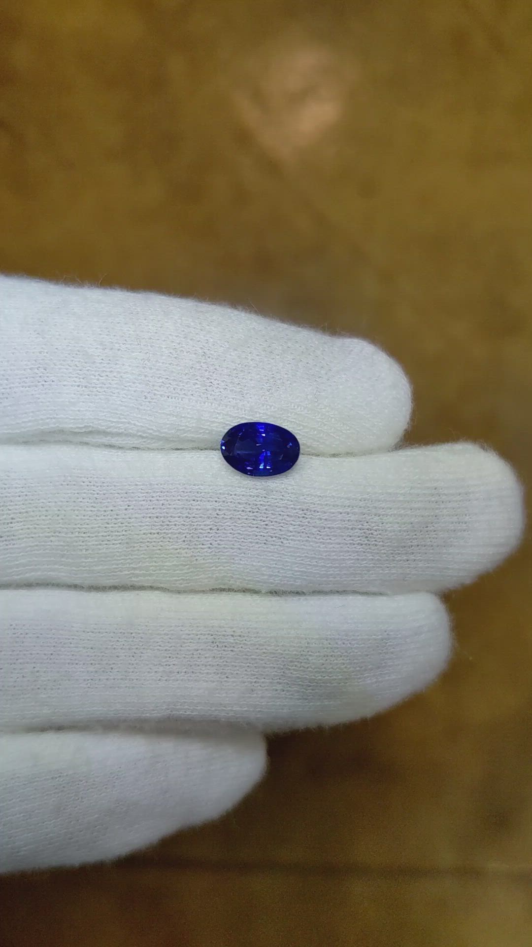 1.35 Ct. Blue Sapphire from Ceylon (Sri Lanka) Size Video