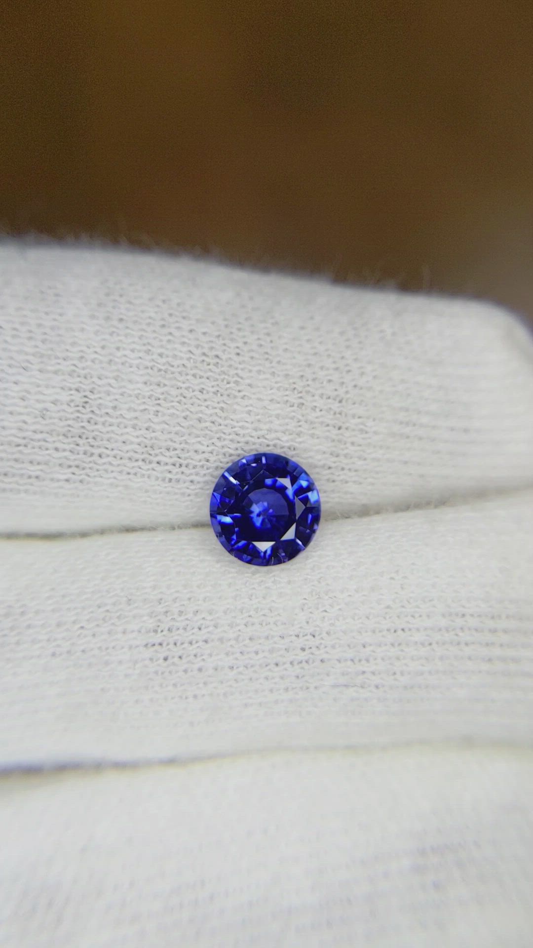 1.03 Ct. Blue Sapphire from Ceylon (Sri Lanka) Size Video