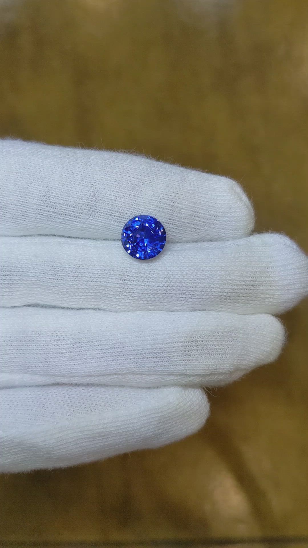 3.23 Ct. Blue Sapphire from Ceylon (Sri Lanka) Size Video