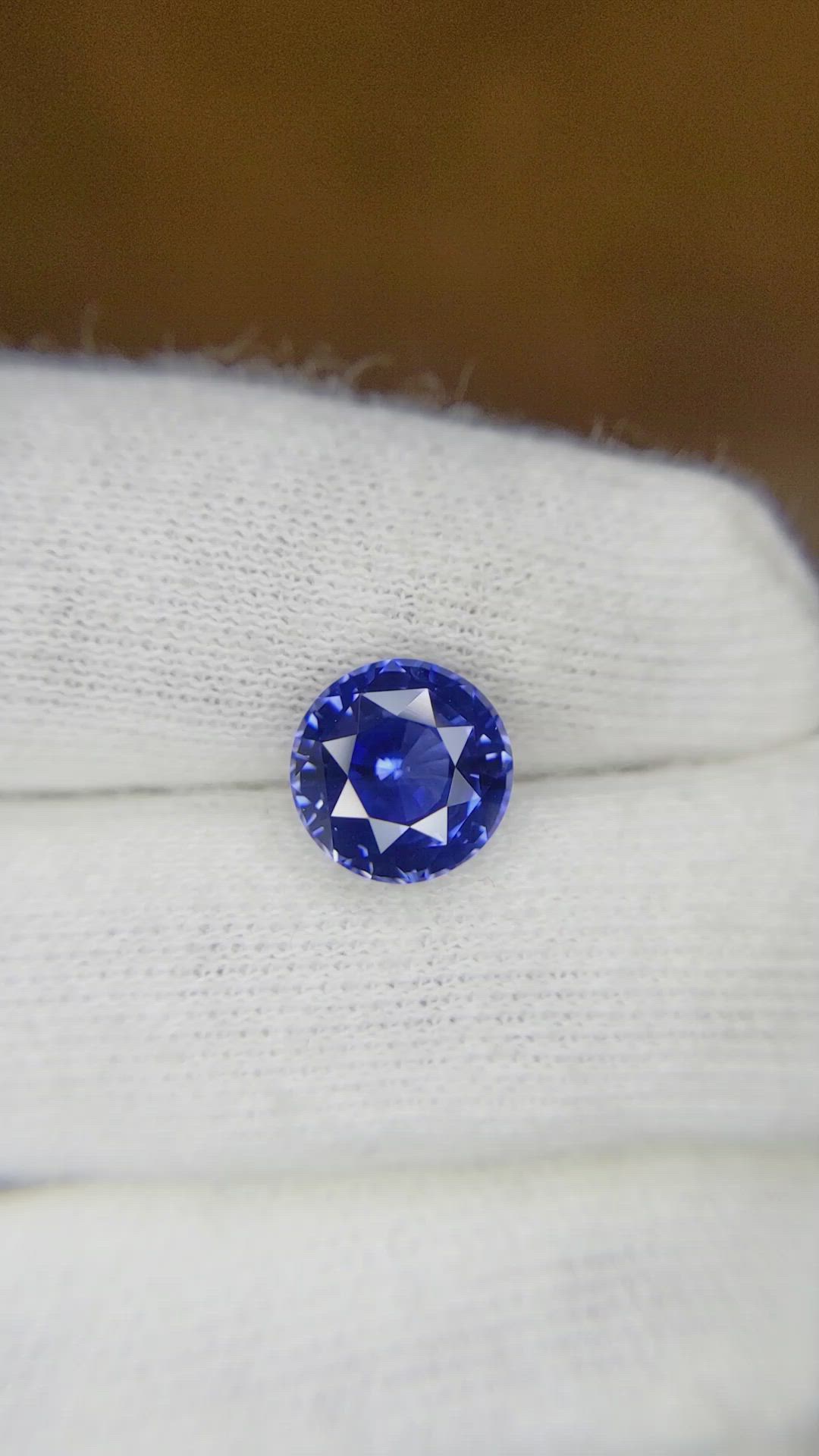 3.23 Ct. Blue Sapphire from Ceylon (Sri Lanka) Size Video