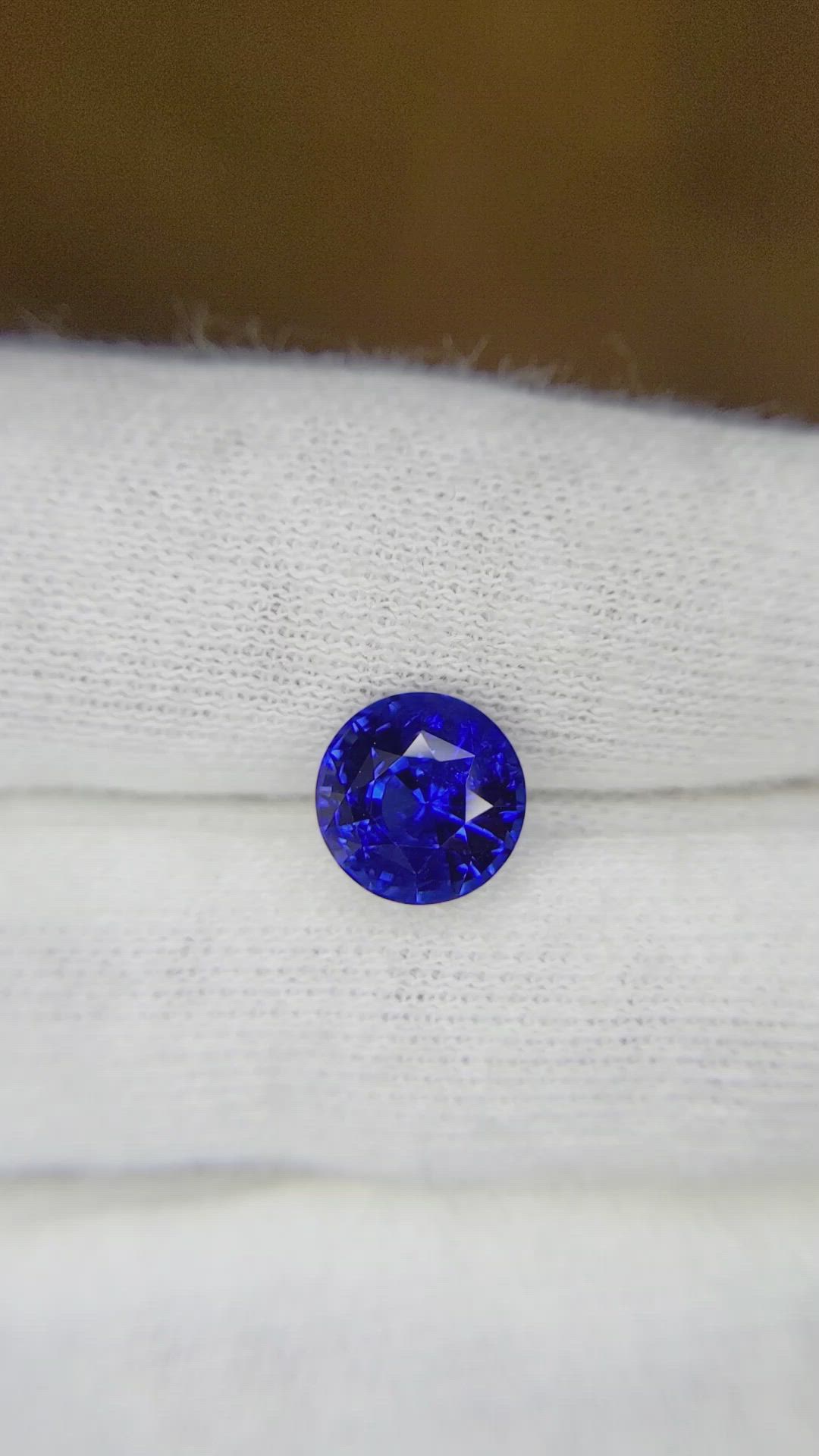 2.53 Ct. Blue Sapphire from Ceylon (Sri Lanka) Size Video