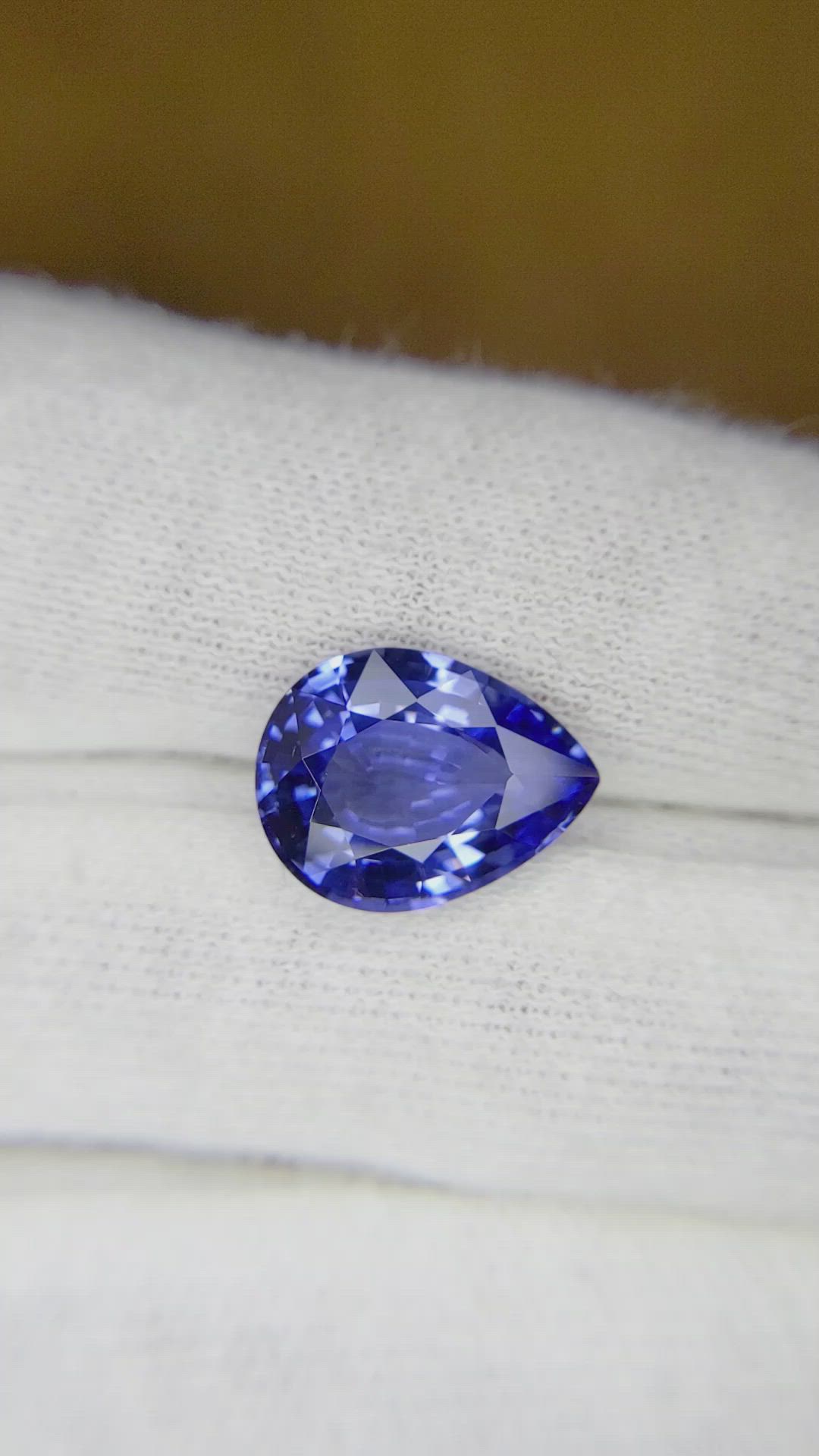 5.13 Ct. Blue Sapphire from Ceylon (Sri Lanka) Size Video