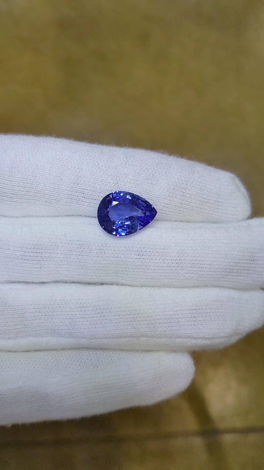 5.13 Ct. Blue Sapphire from Ceylon (Sri Lanka) Size Video