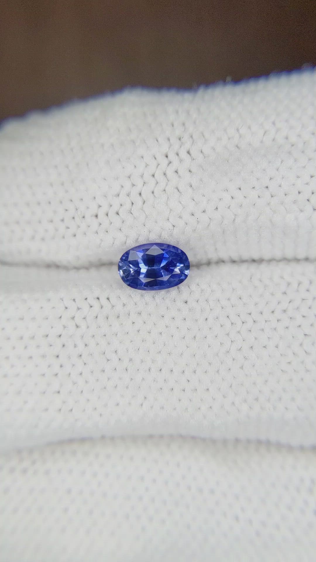0.75 Ct. Blue Sapphire from Ceylon (Sri Lanka) Size Video