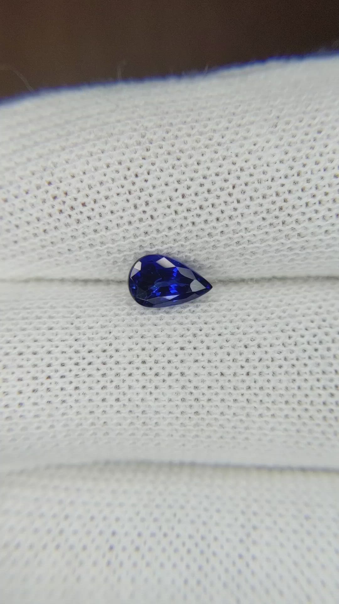 0.92 Ct. Blue Sapphire from Ceylon (Sri Lanka) Size Video