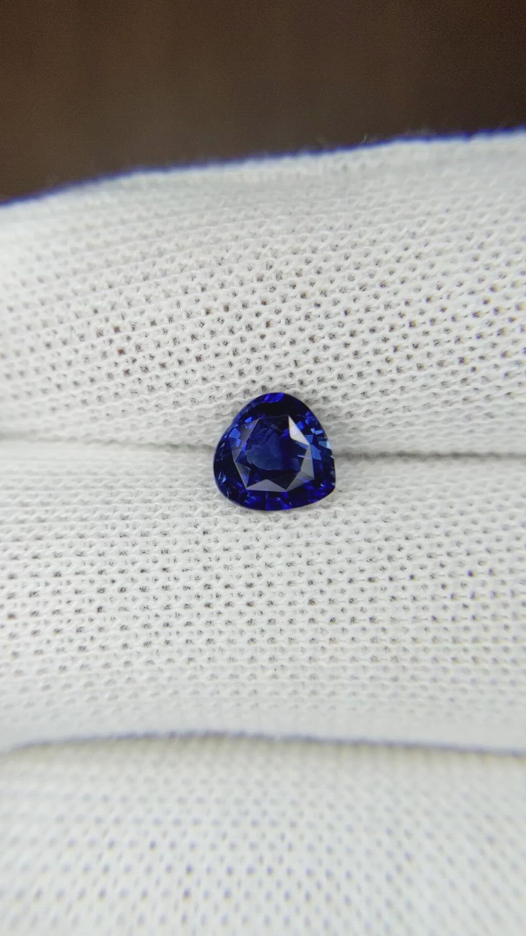 1.34 Ct. Blue Sapphire from Ceylon (Sri Lanka) Size Video