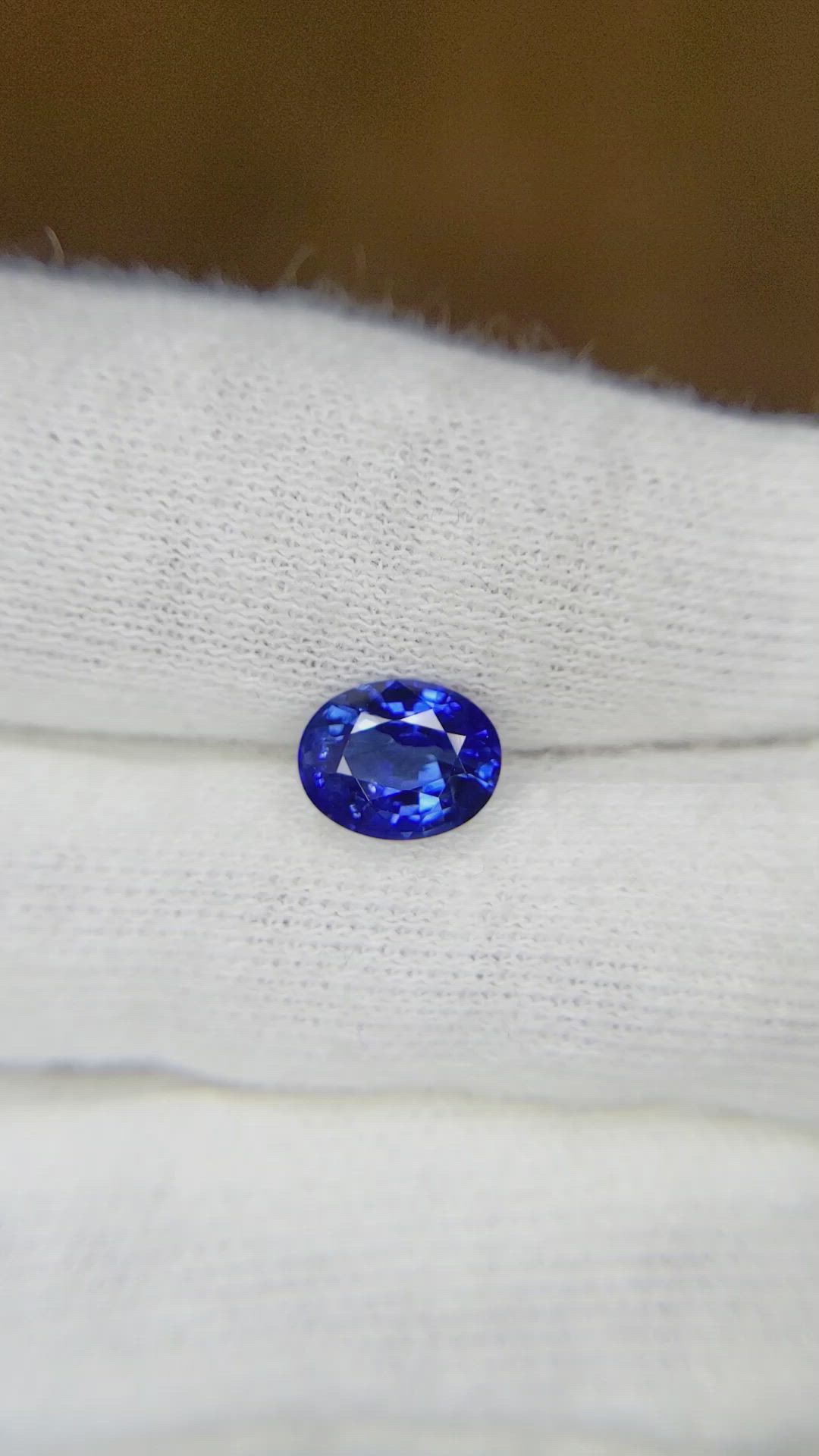 1.32 Ct. Blue Sapphire from Ceylon (Sri Lanka) Size Video