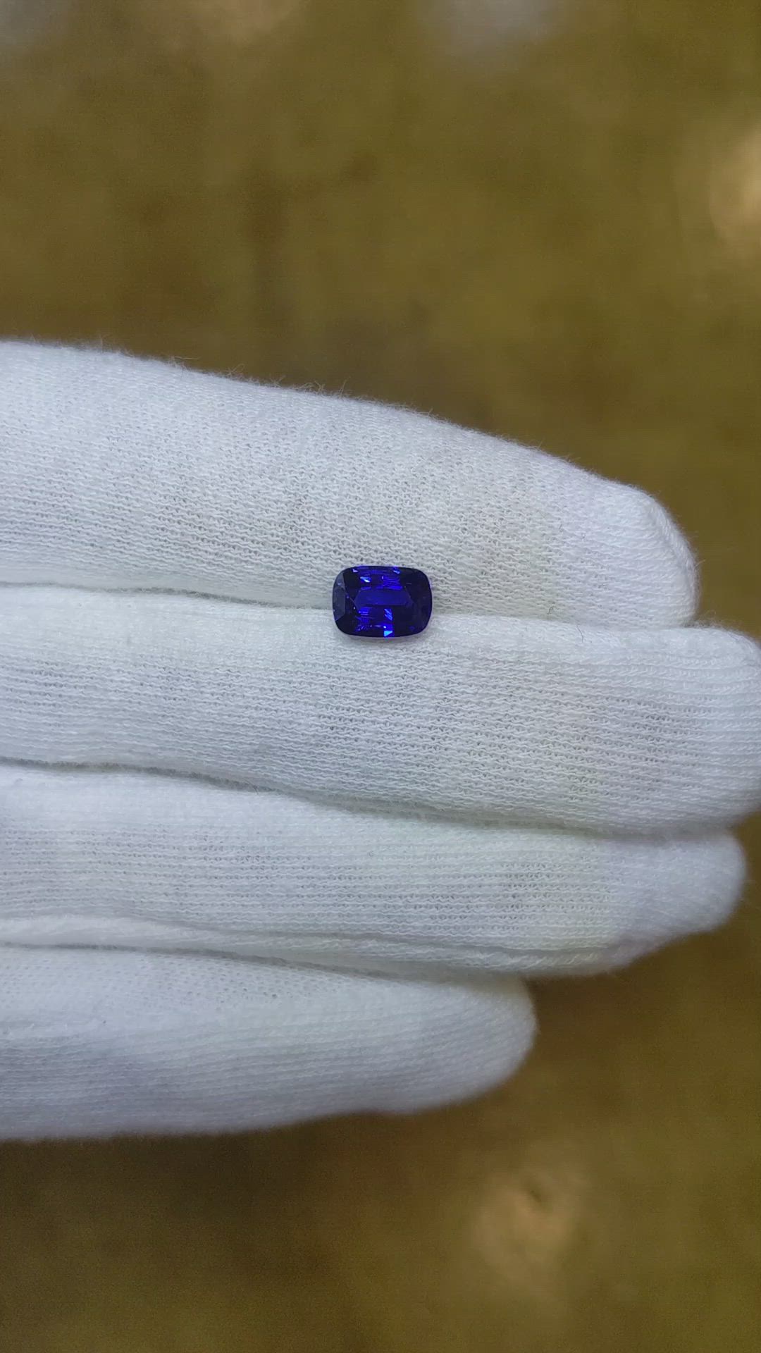 1.57 Ct. Blue Sapphire from Ceylon (Sri Lanka) Size Video