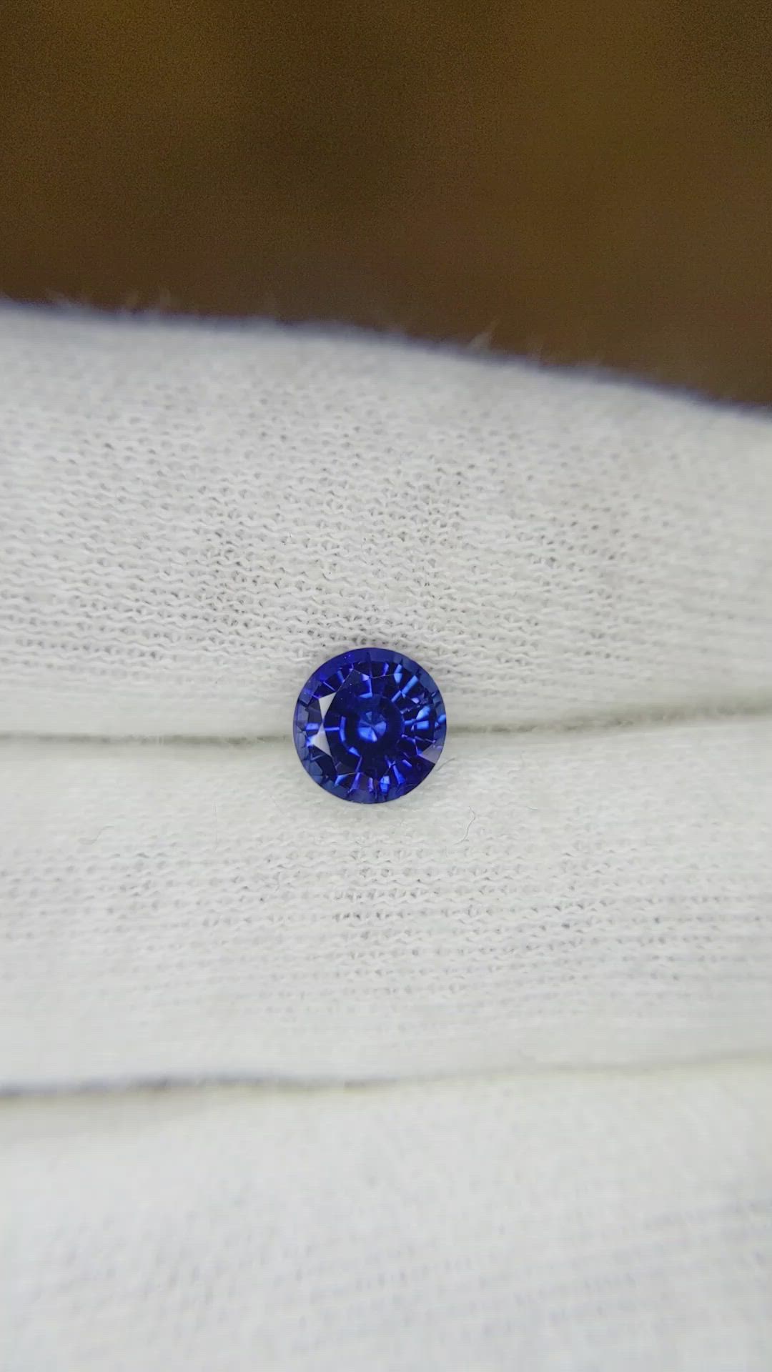 1.03 Ct. Blue Sapphire from Ceylon (Sri Lanka) Size Video