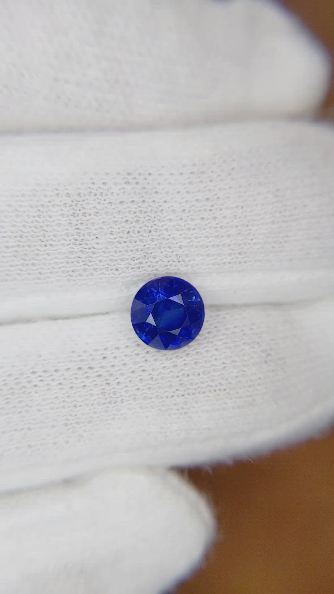 1.75 Ct. Blue Sapphire from Ceylon (Sri Lanka) Size Video