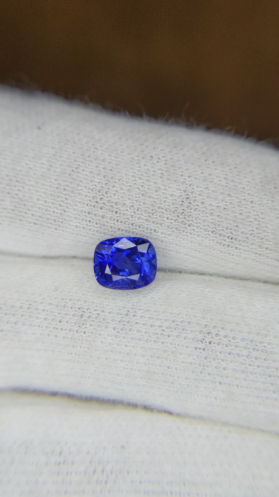 1.49 Ct. Blue Sapphire from Ceylon (Sri Lanka) Size Video