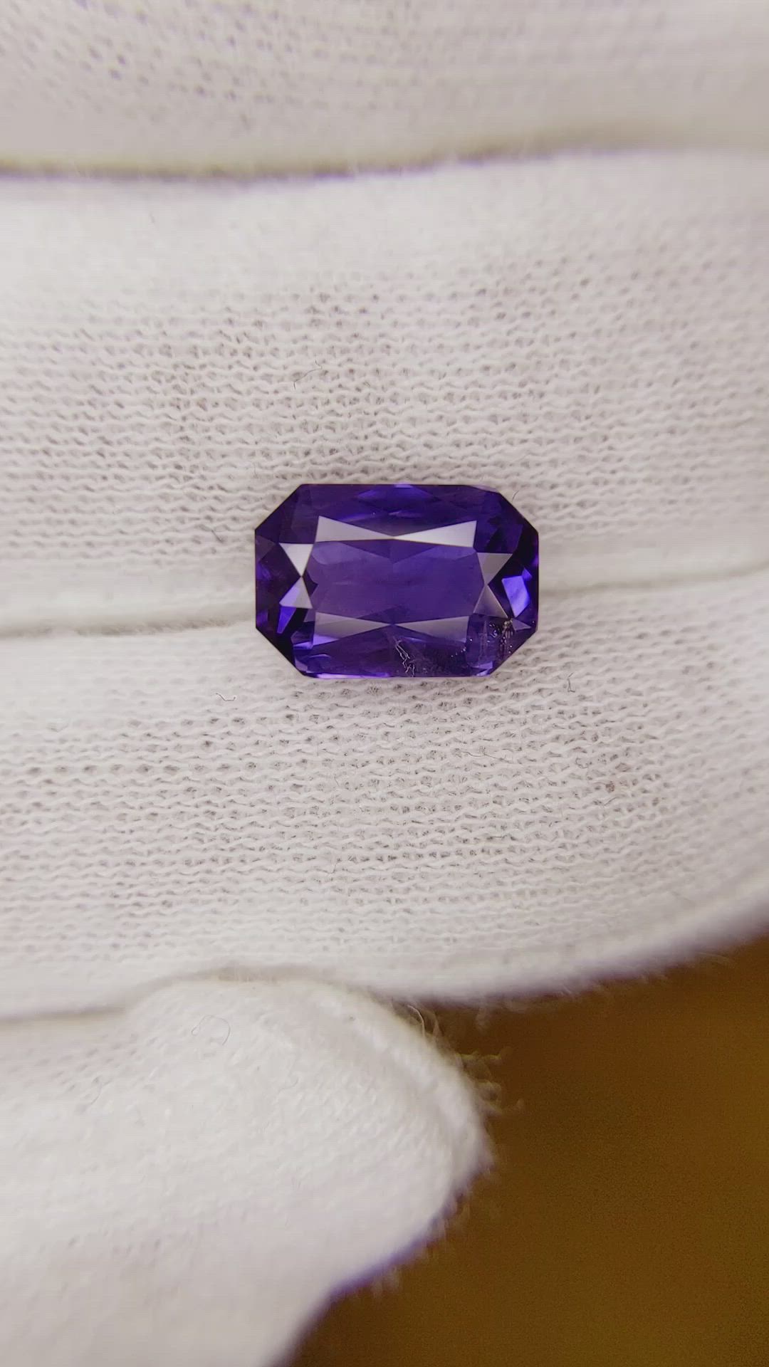 4.04 Ct. Color Change Sapphire from Ceylon (Sri Lanka) Size Video