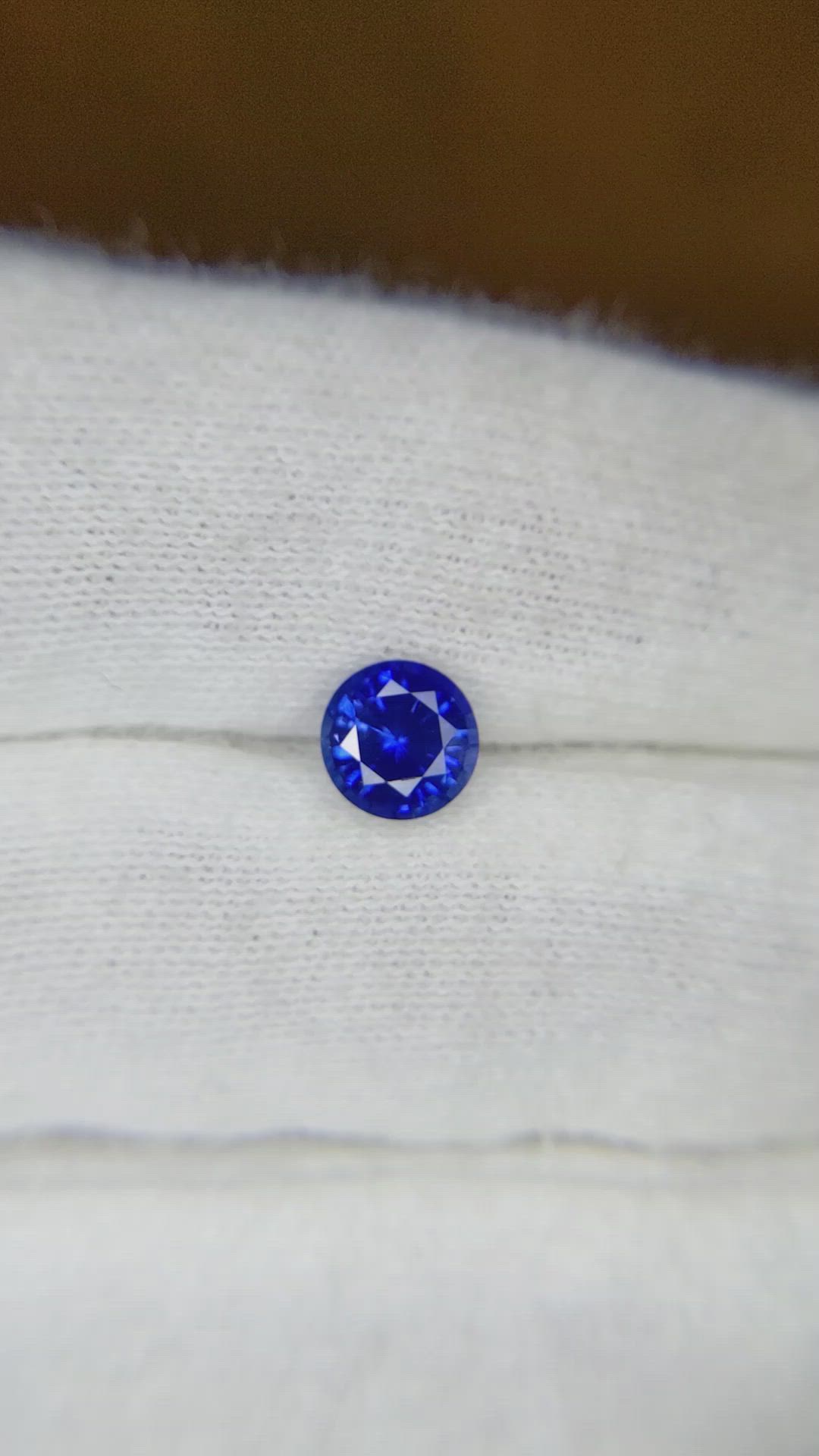 1.01 Ct. Blue Sapphire from Ceylon (Sri Lanka) Size Video