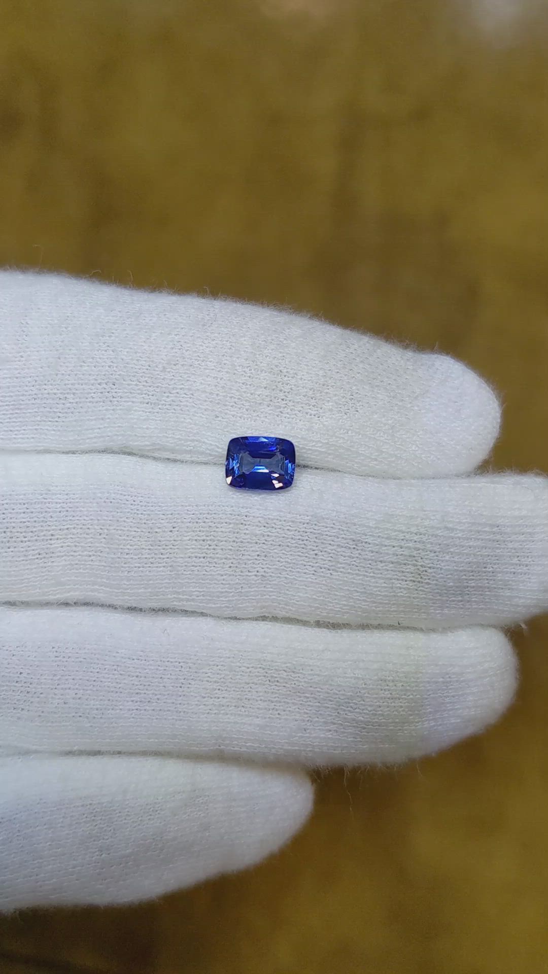 1.04 Ct. Blue Sapphire from Ceylon (Sri Lanka) Size Video