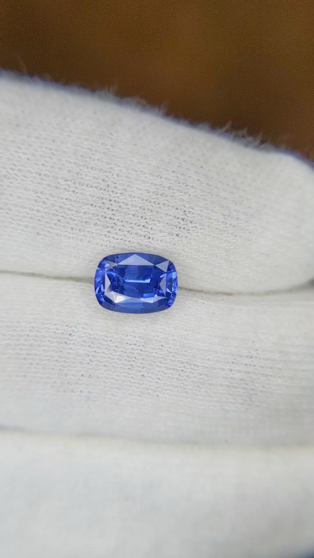 1.33 Ct. Blue Sapphire from Ceylon (Sri Lanka) Size Video