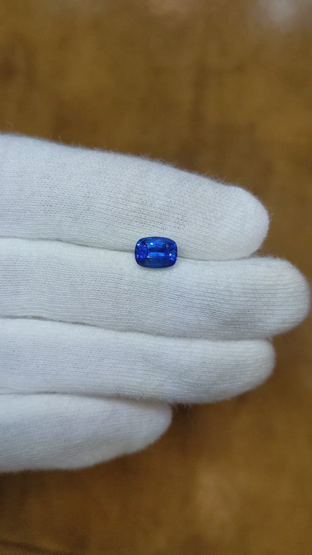 1.33 Ct. Blue Sapphire from Ceylon (Sri Lanka) Size Video