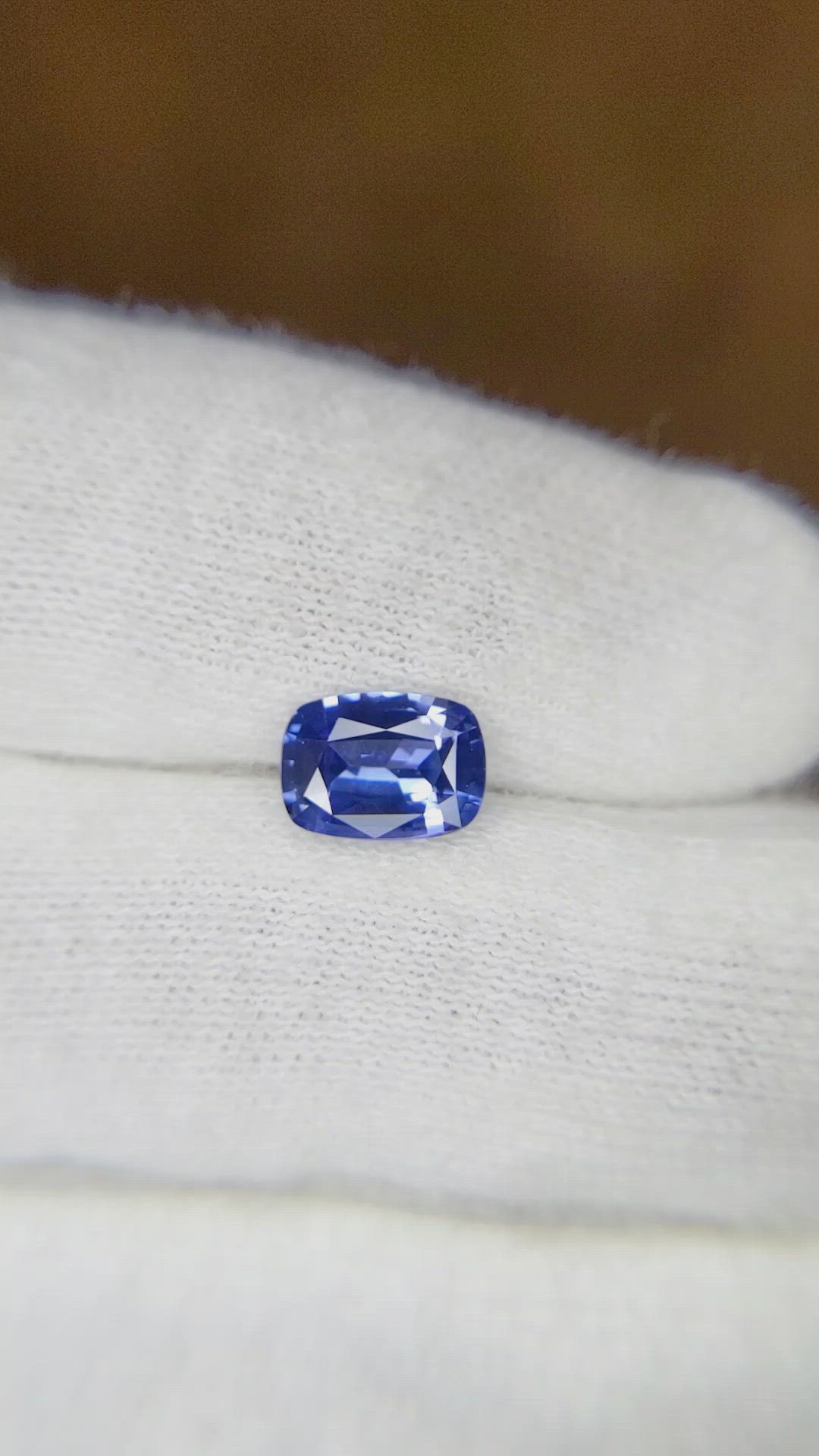 1.17 Ct. Blue Sapphire from Ceylon (Sri Lanka) Size Video
