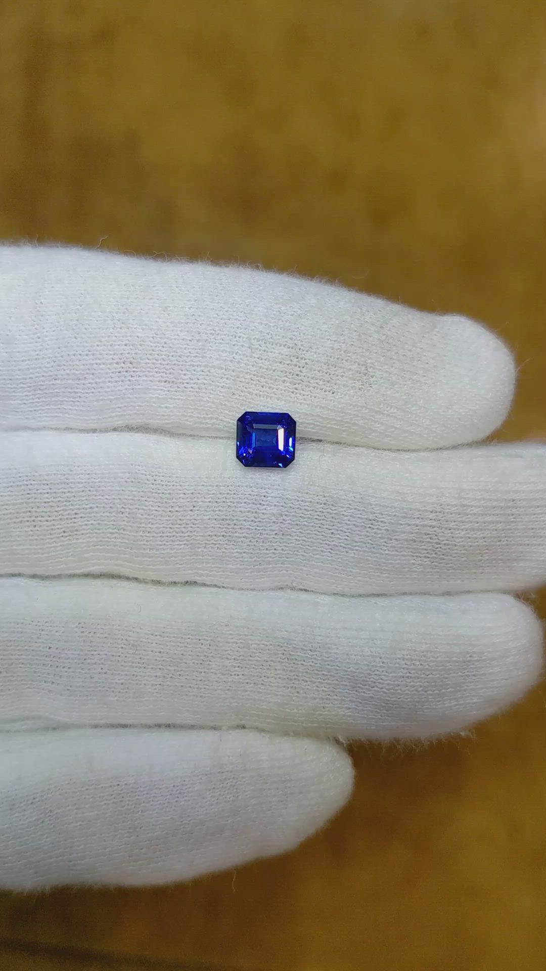 1.03 Ct. Blue Sapphire from Ceylon (Sri Lanka) Size Video