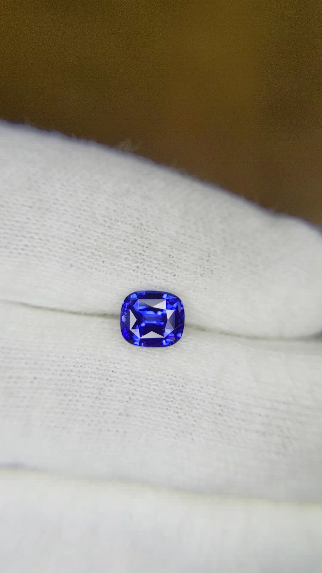 1.03 Ct. Blue Sapphire from Ceylon (Sri Lanka) Size Video