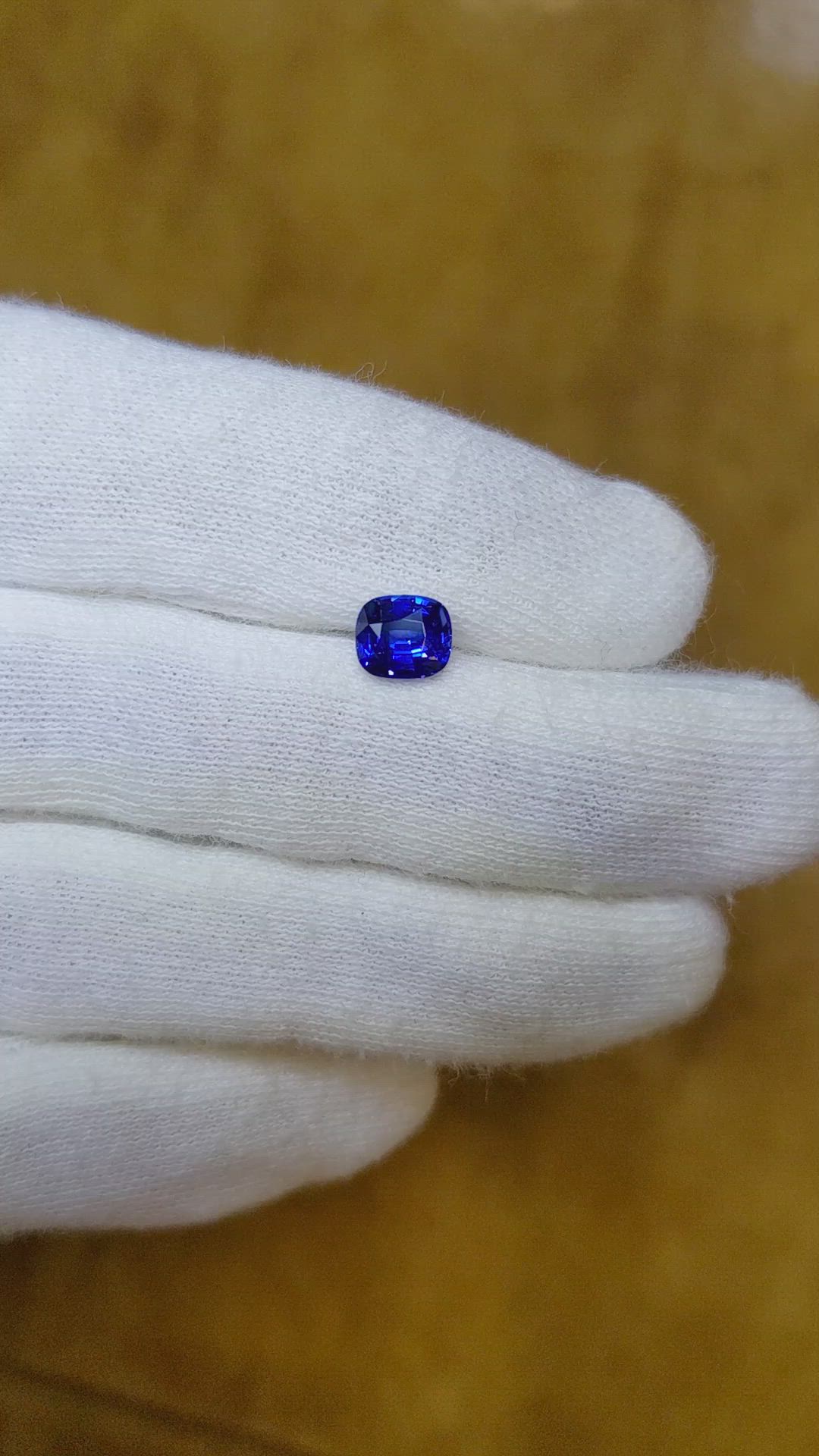 1.03 Ct. Blue Sapphire from Ceylon (Sri Lanka) Size Video