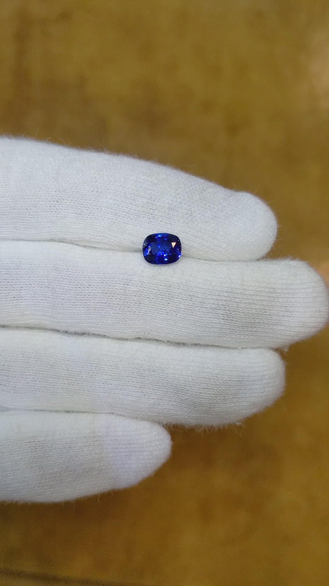 1.04 Ct. Blue Sapphire from Ceylon (Sri Lanka) Size Video
