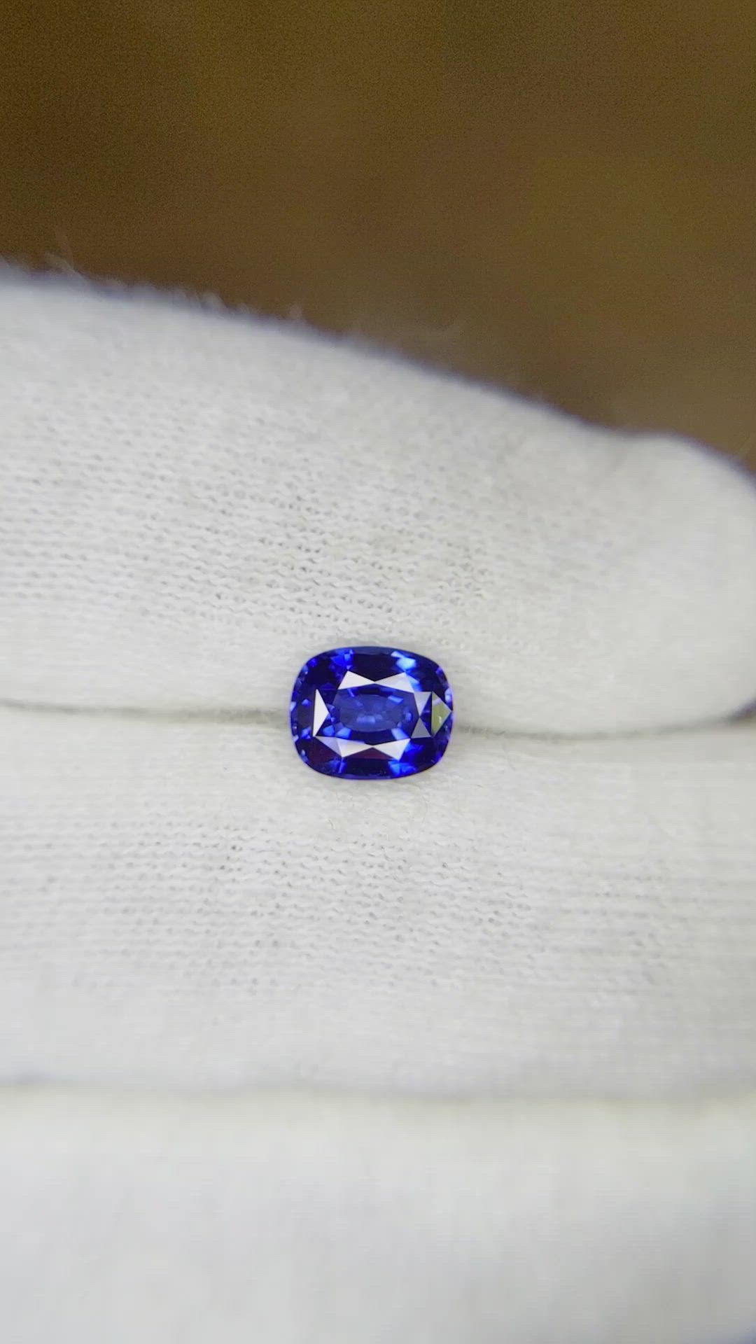 1.04 Ct. Blue Sapphire from Ceylon (Sri Lanka) Size Video