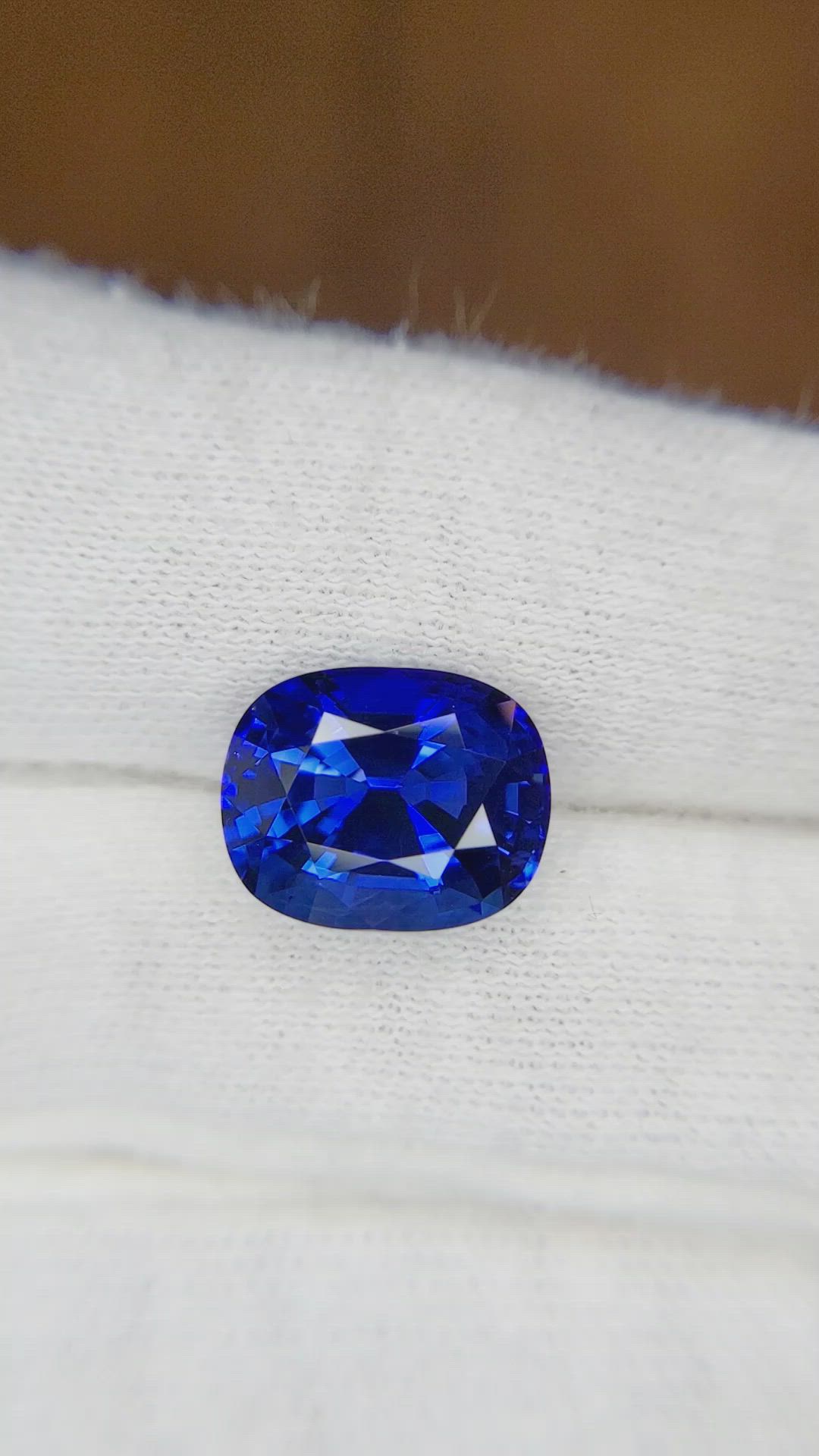6.24 Ct. Blue Sapphire from Ceylon (Sri Lanka) Size Video
