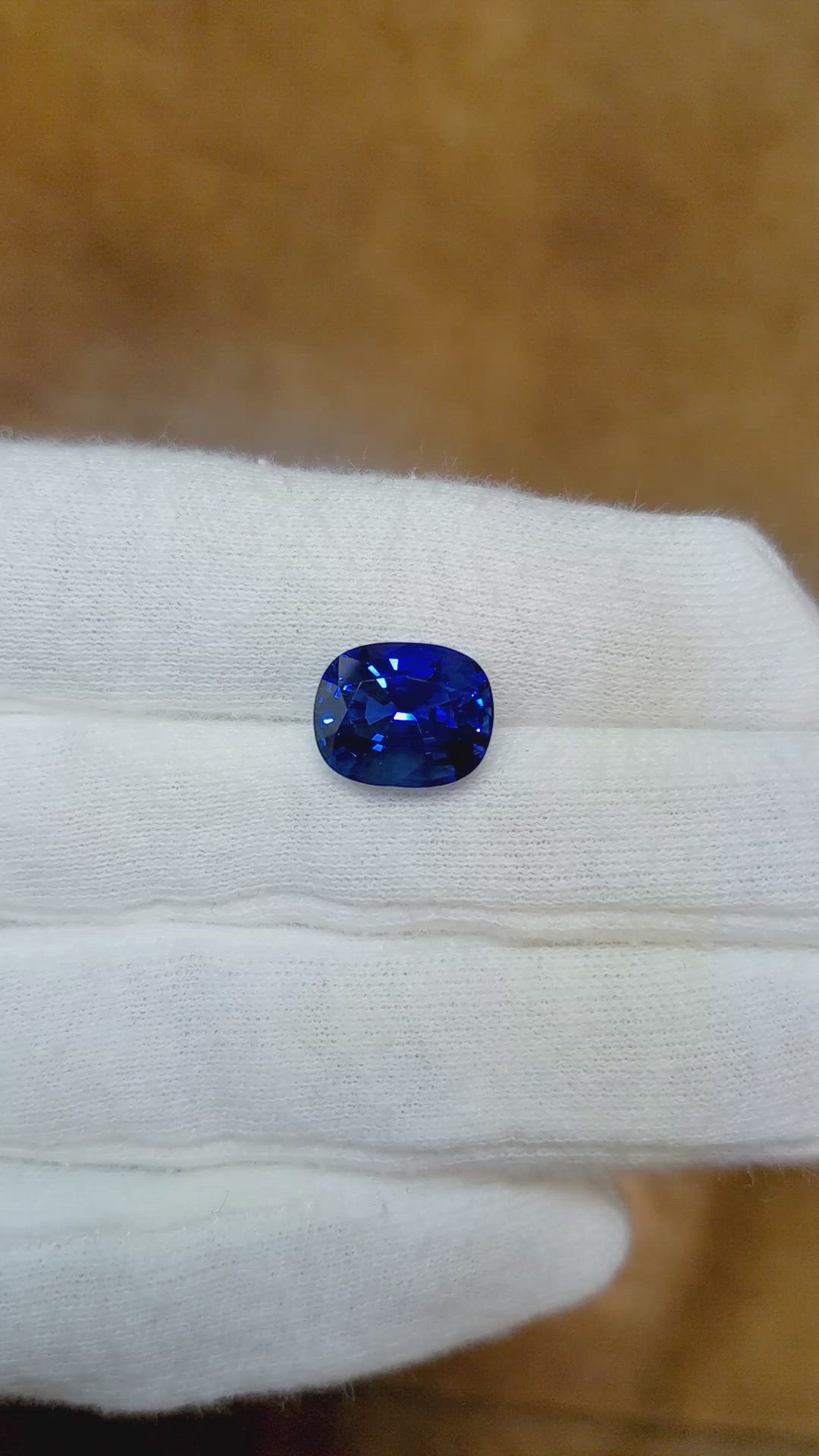 6.24 Ct. Blue Sapphire from Ceylon (Sri Lanka) Size Video