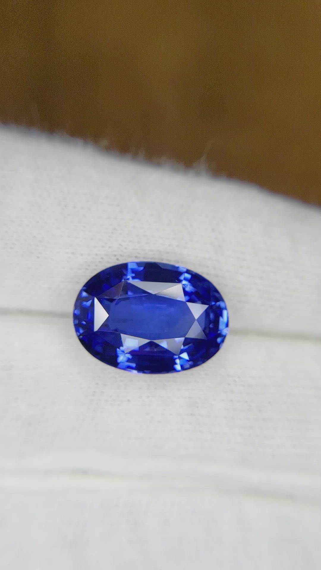 10.18 Ct. Blue Sapphire from Ceylon (Sri Lanka) Size Video