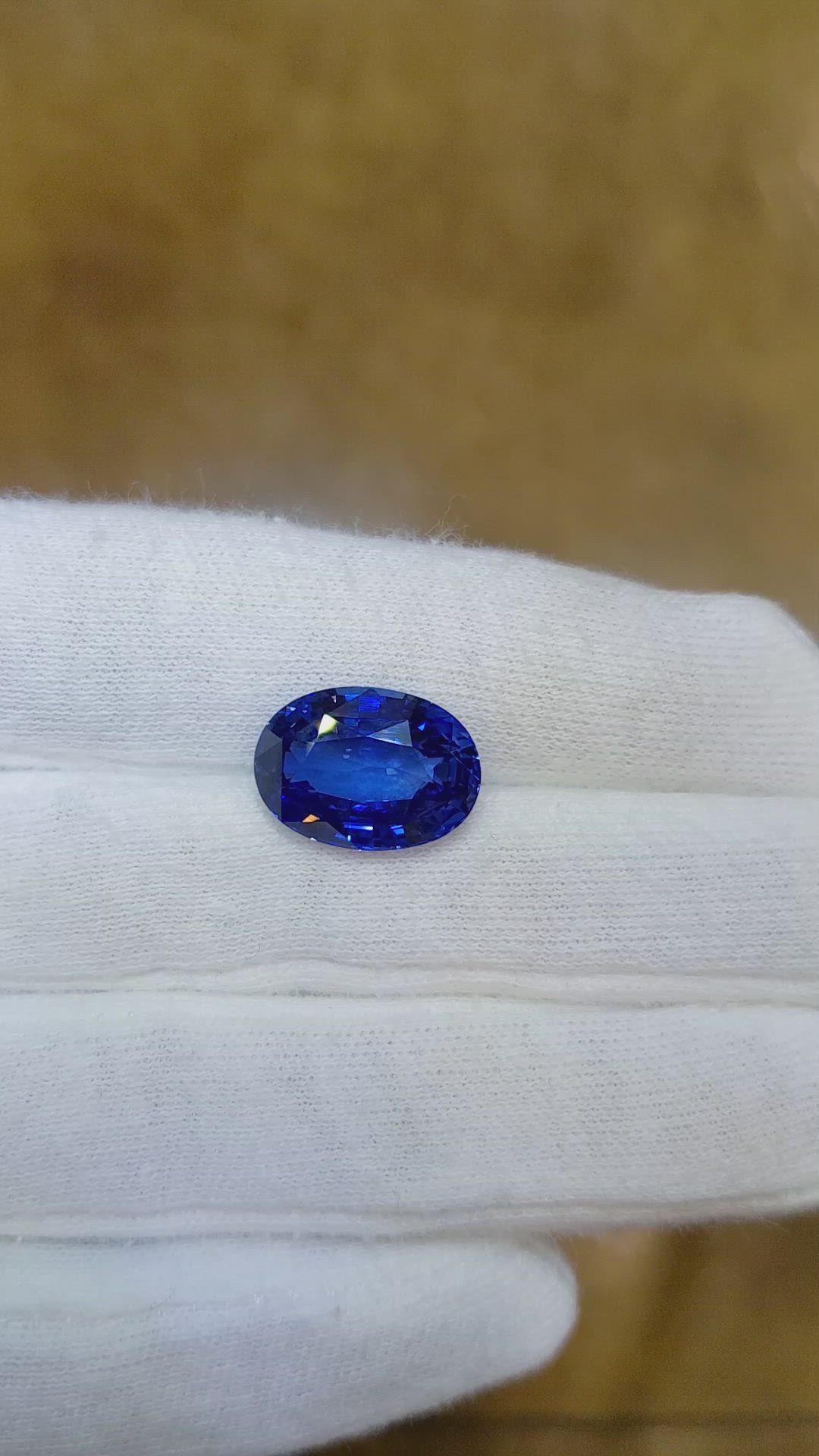 10.18 Ct. Blue Sapphire from Ceylon (Sri Lanka) Size Video