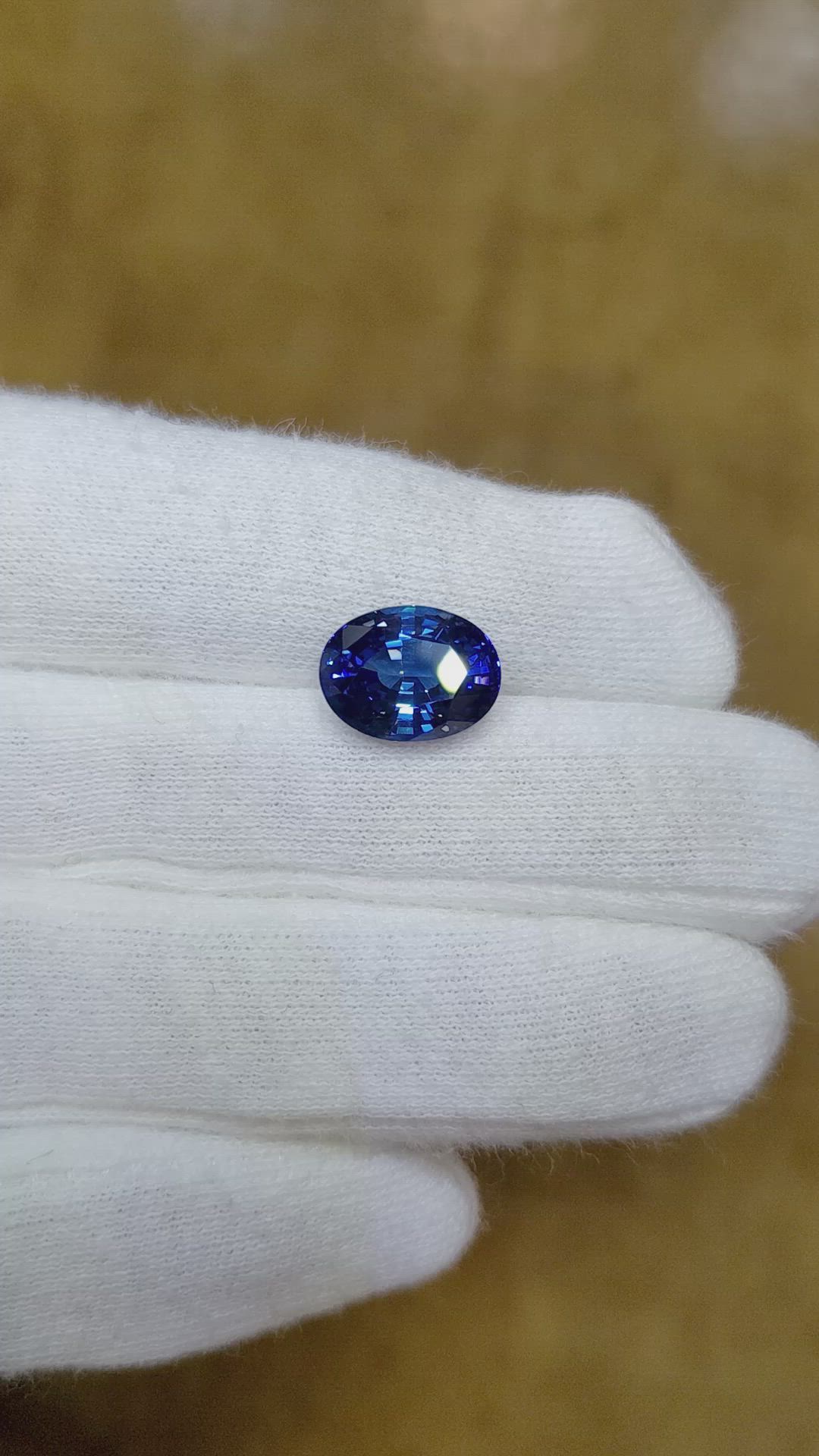 5.58 Ct. Blue Sapphire from Ceylon (Sri Lanka) Size Video