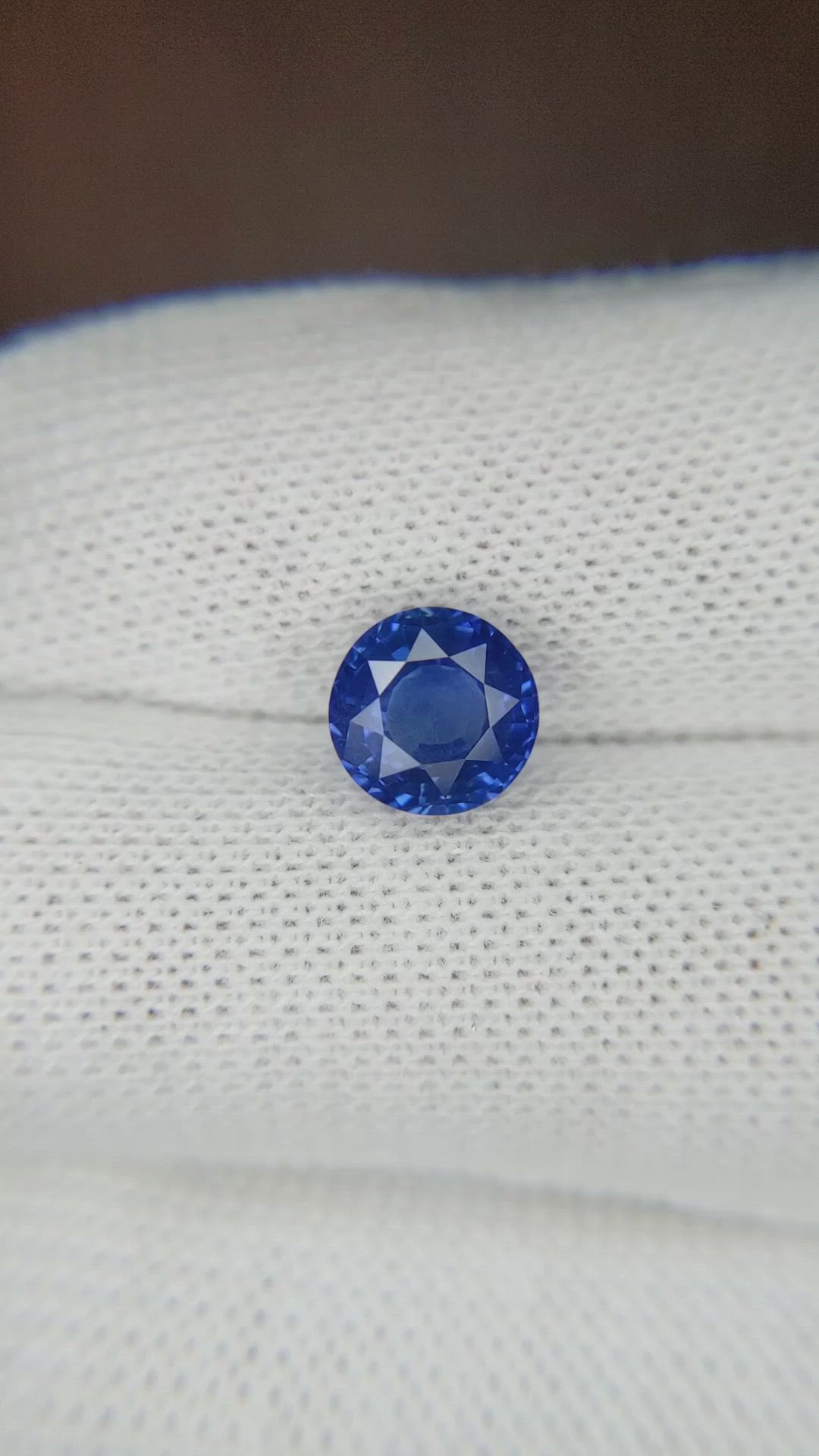 2.62 Ct. Blue Sapphire from Ceylon (Sri Lanka) Size Video