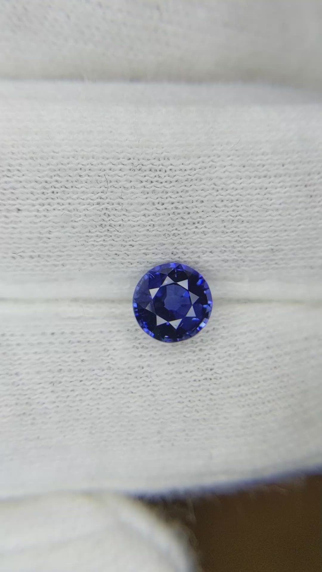 1.21 Ct. Blue Sapphire from Ceylon (Sri Lanka) Size Video