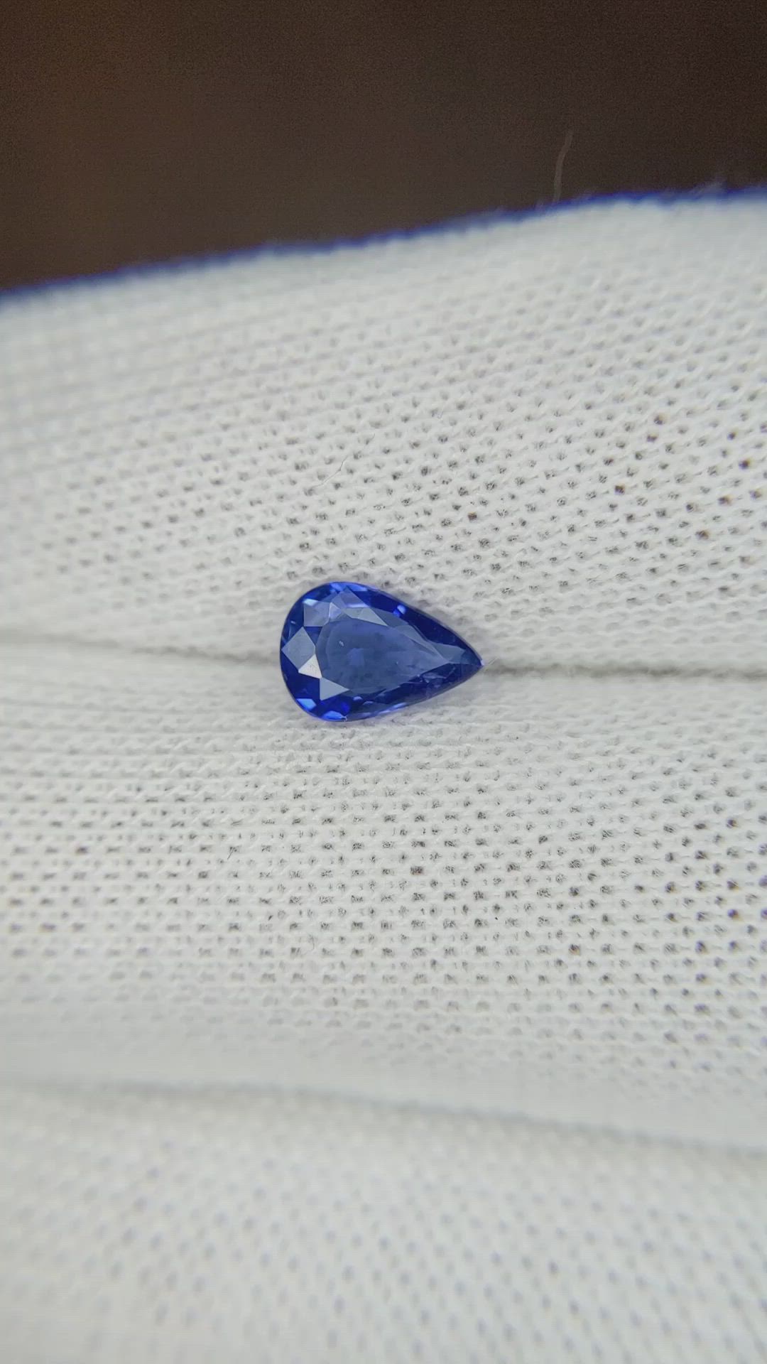 1.04 Ct. Blue Sapphire from Ceylon (Sri Lanka) Size Video
