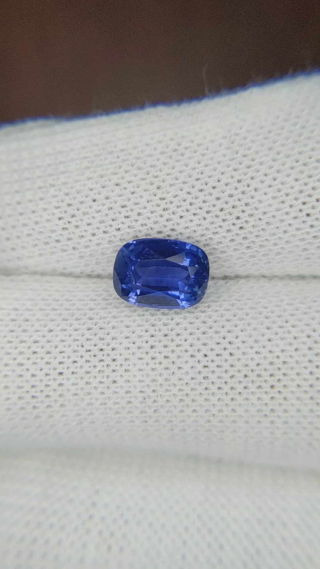 2.64 Ct. Blue Sapphire from Ceylon (Sri Lanka) Size Video