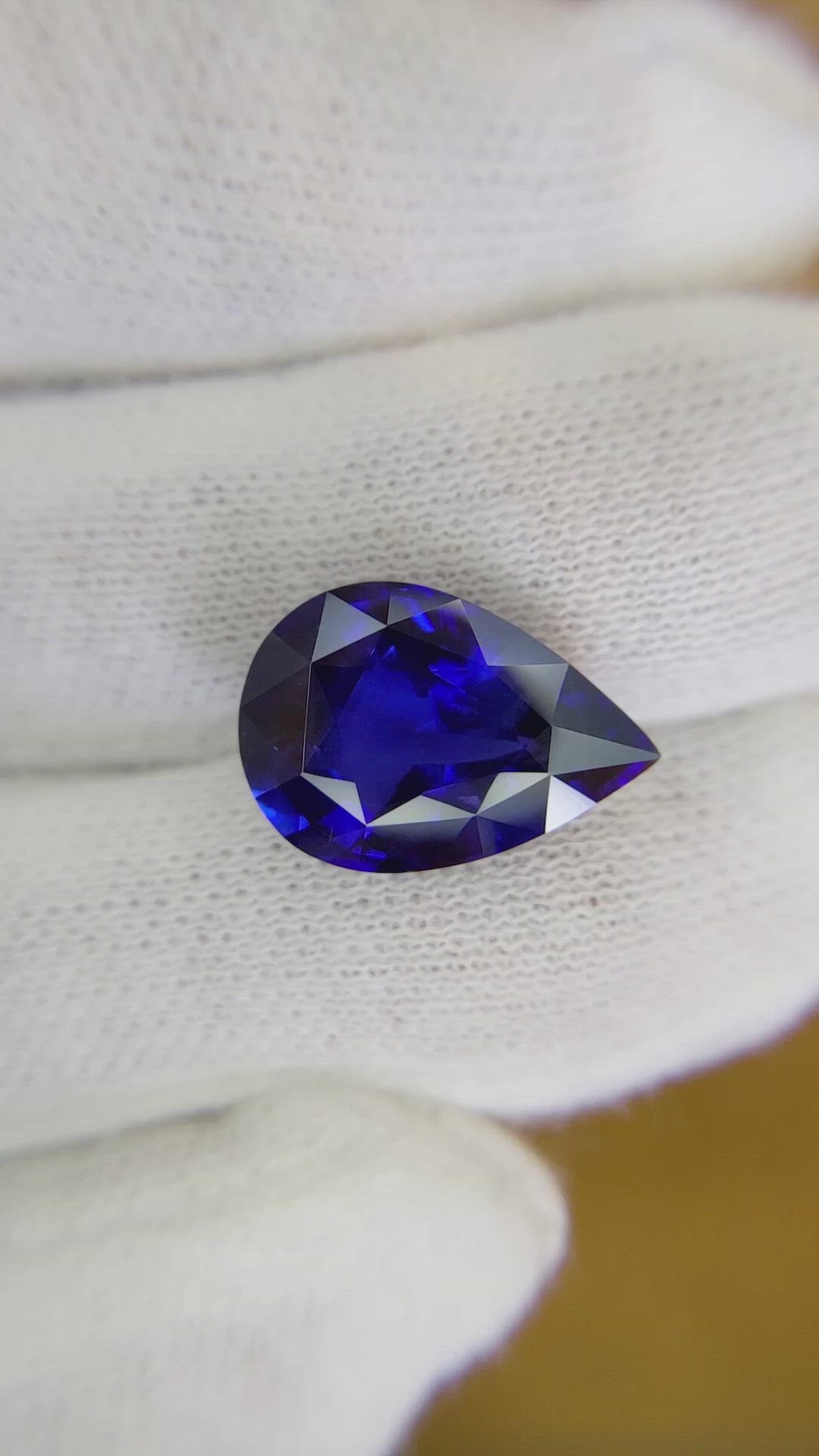7.54 Ct. Blue Sapphire from Ceylon (Sri Lanka) Size Video