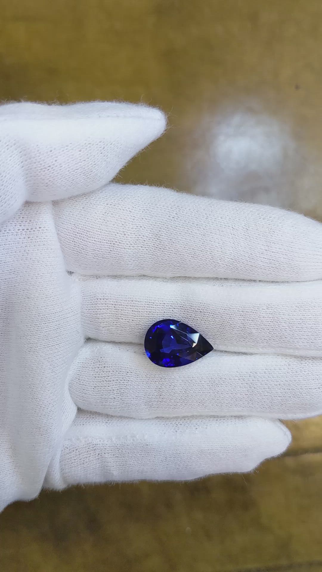 7.54 Ct. Blue Sapphire from Ceylon (Sri Lanka) Size Video